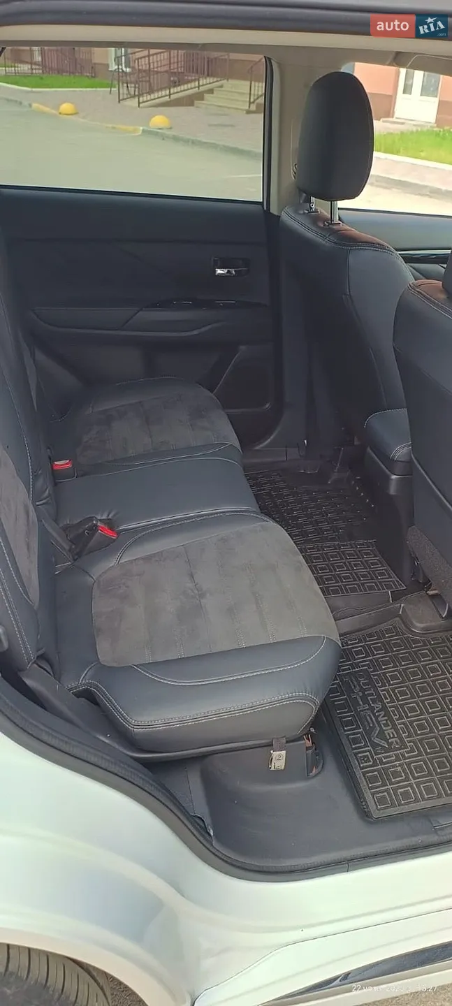 2018 Mitsubishi Outlander - мініатюра 18