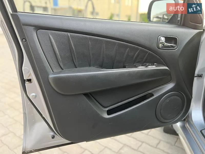 Mitsubishi Outlander 2006 VIN JMBXRCU5W7U000678 фото оголошення 33 з 153