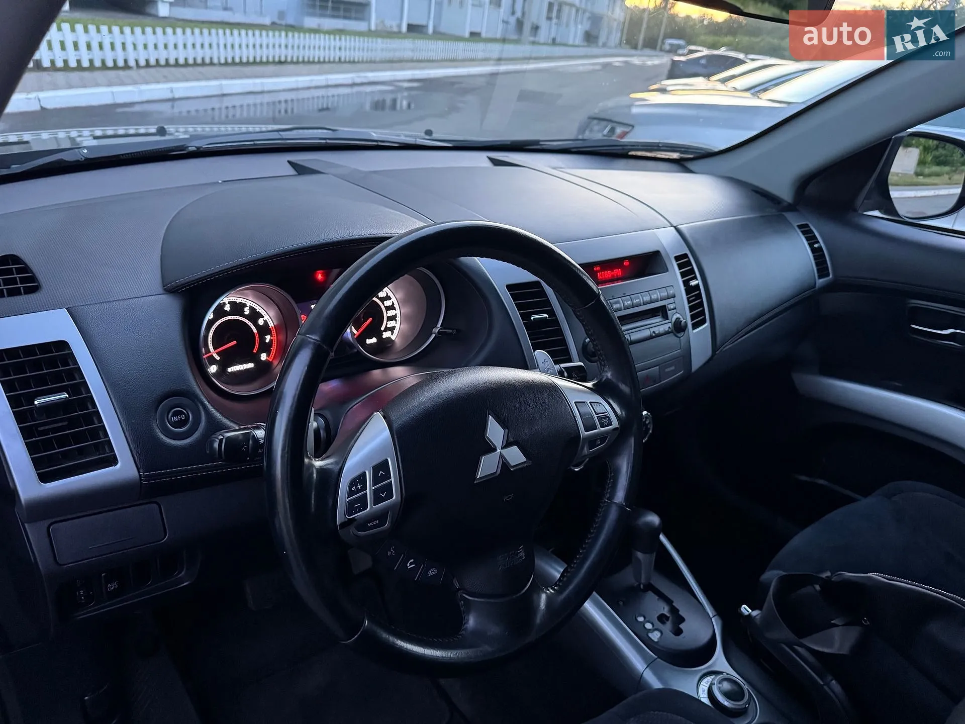 2010 Mitsubishi Outlander - мініатюра 11