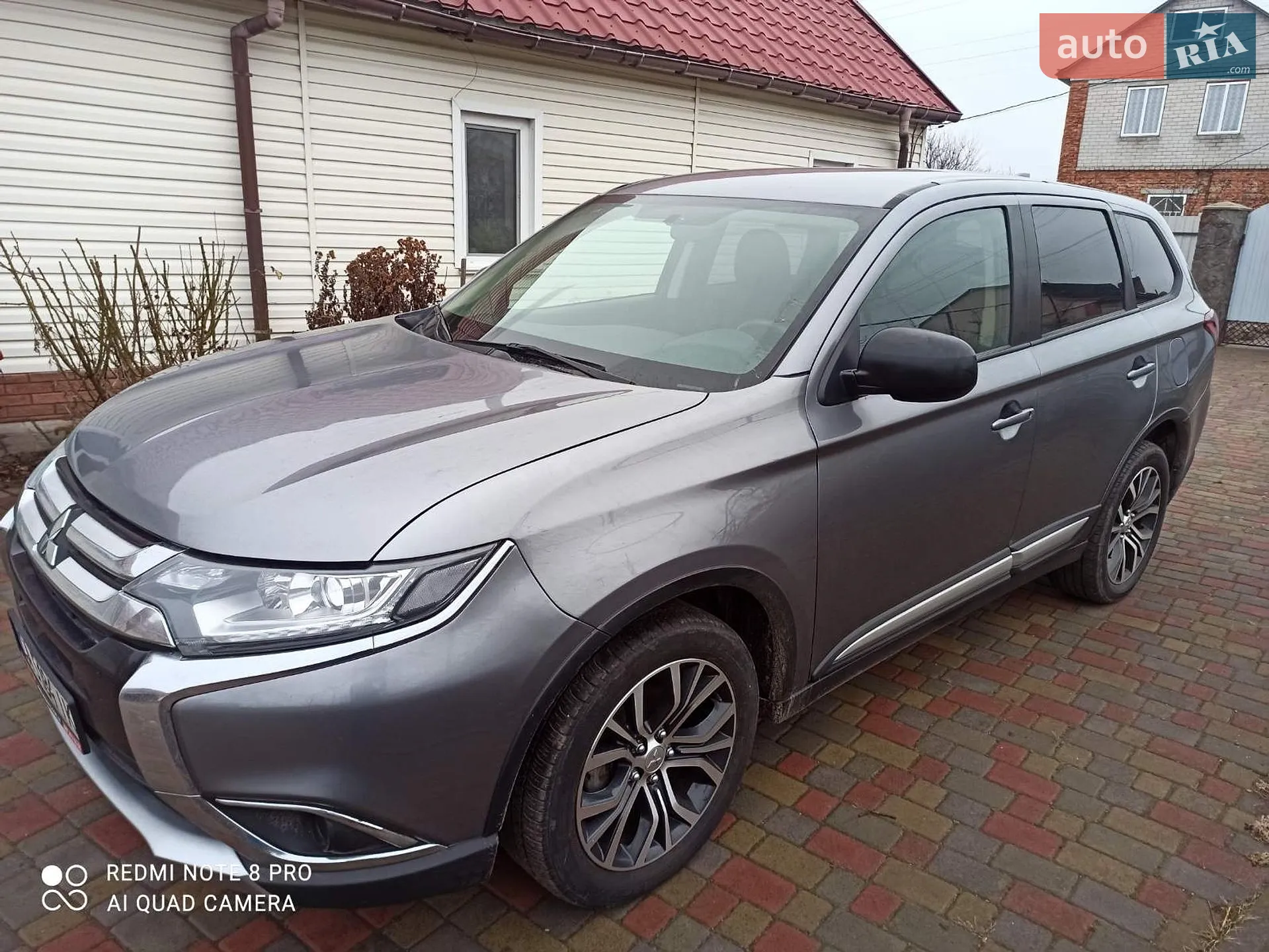 2018 Mitsubishi Outlander - фото 1