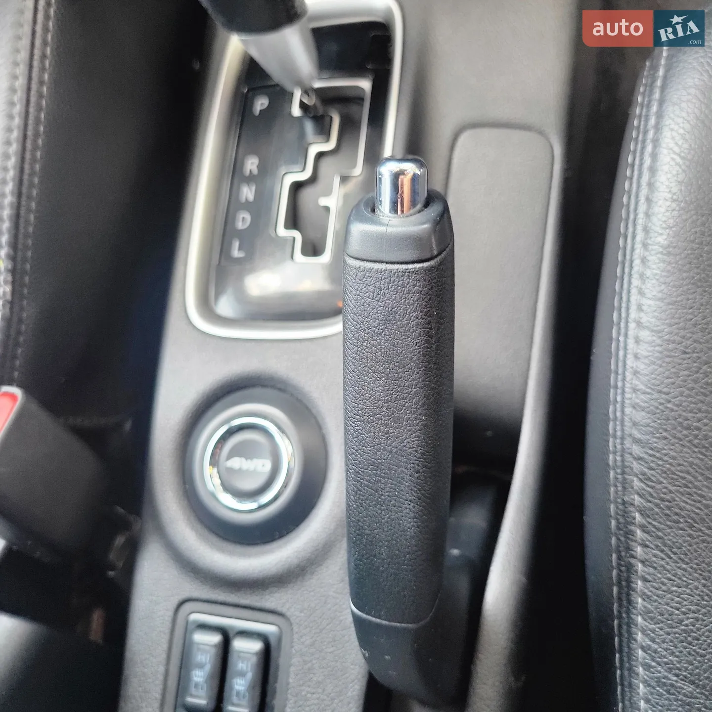 2013 Mitsubishi Outlander - мініатюра 11