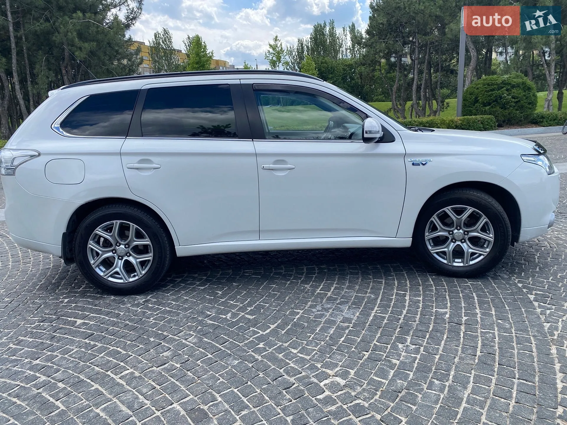 2014 Mitsubishi Outlander - мініатюра 5
