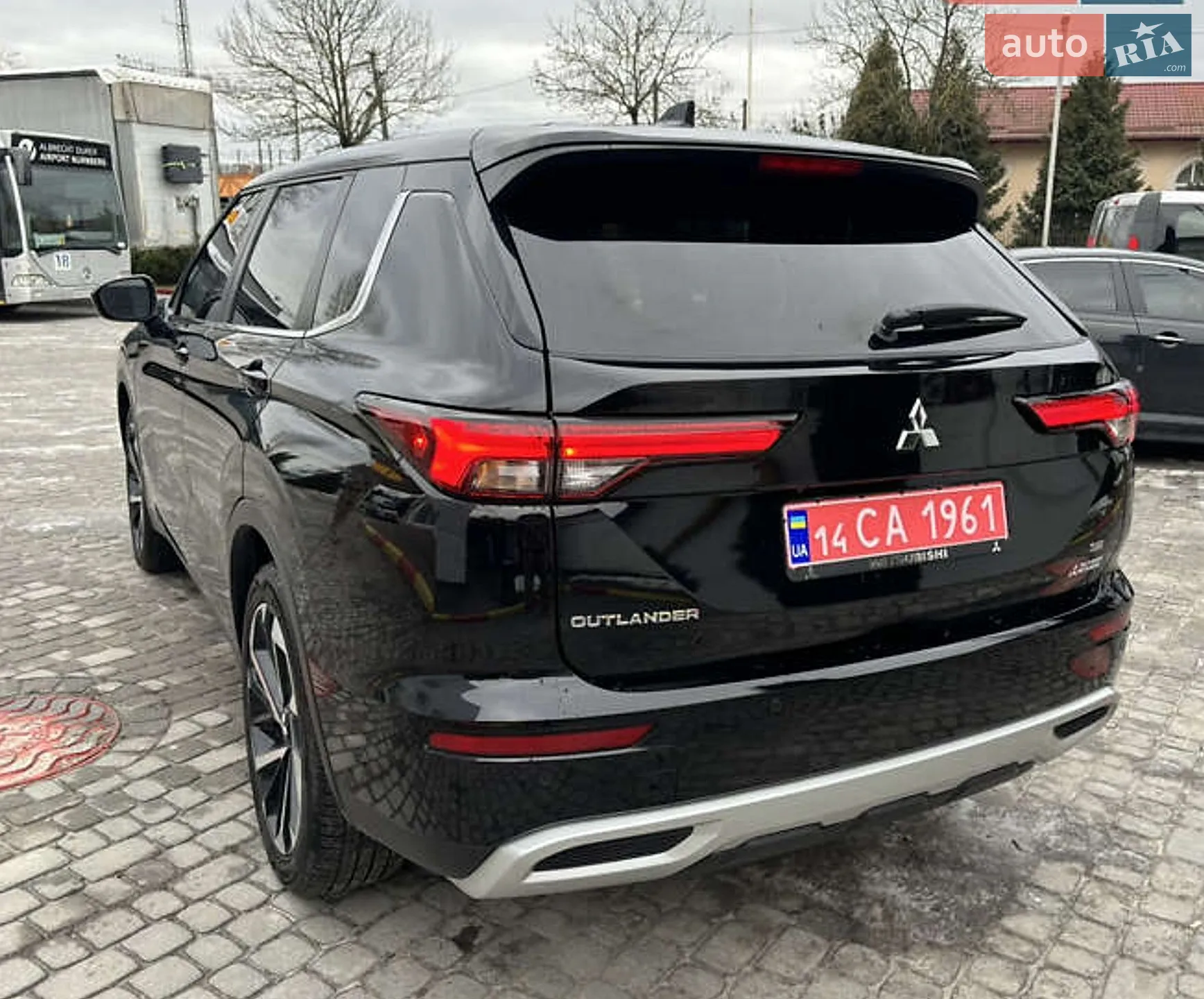 2022 Mitsubishi Outlander - мініатюра 2