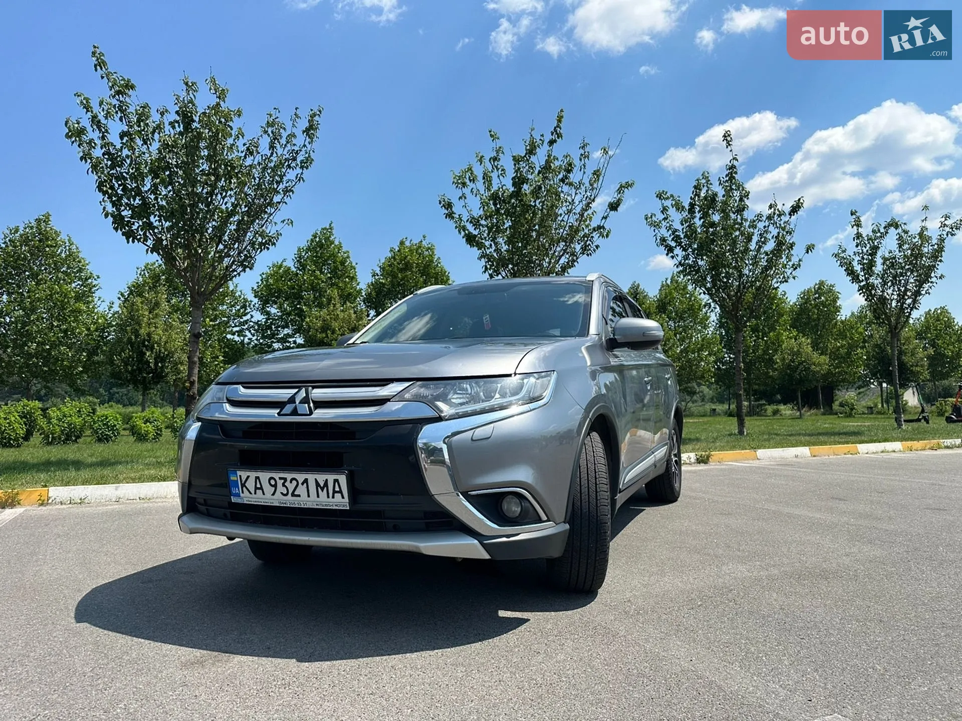 2016 Mitsubishi Outlander - фото 1