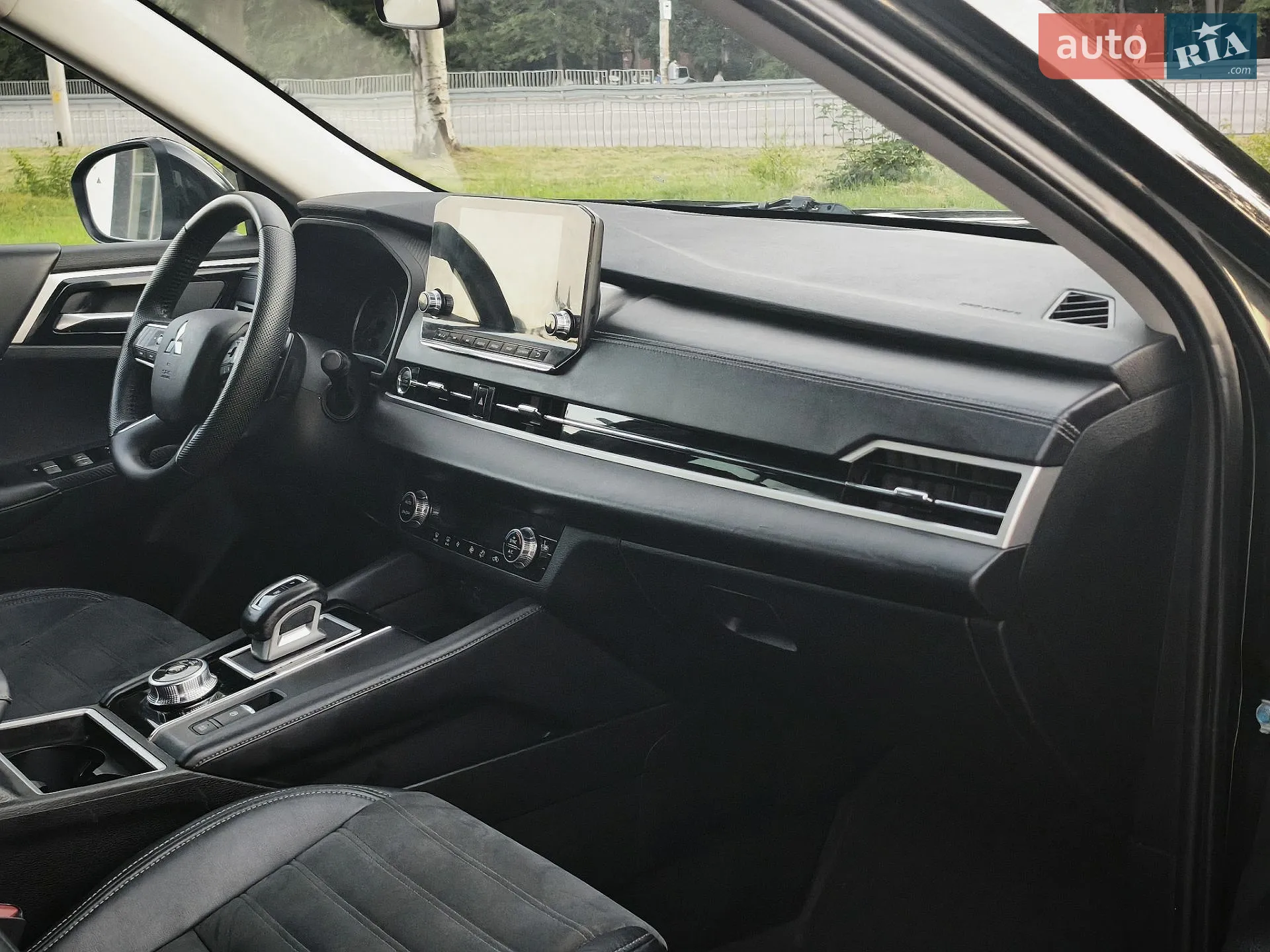 2022 Mitsubishi Outlander - мініатюра 20