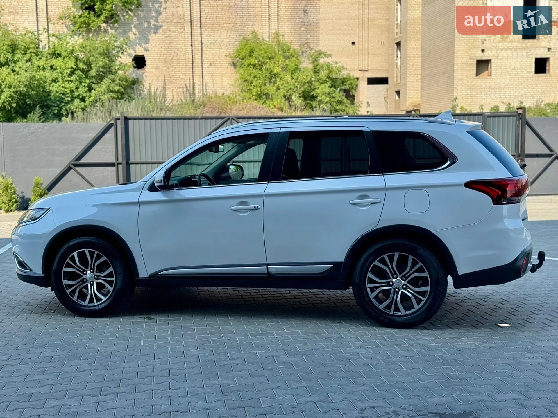 2016 Mitsubishi Outlander - мініатюра 8