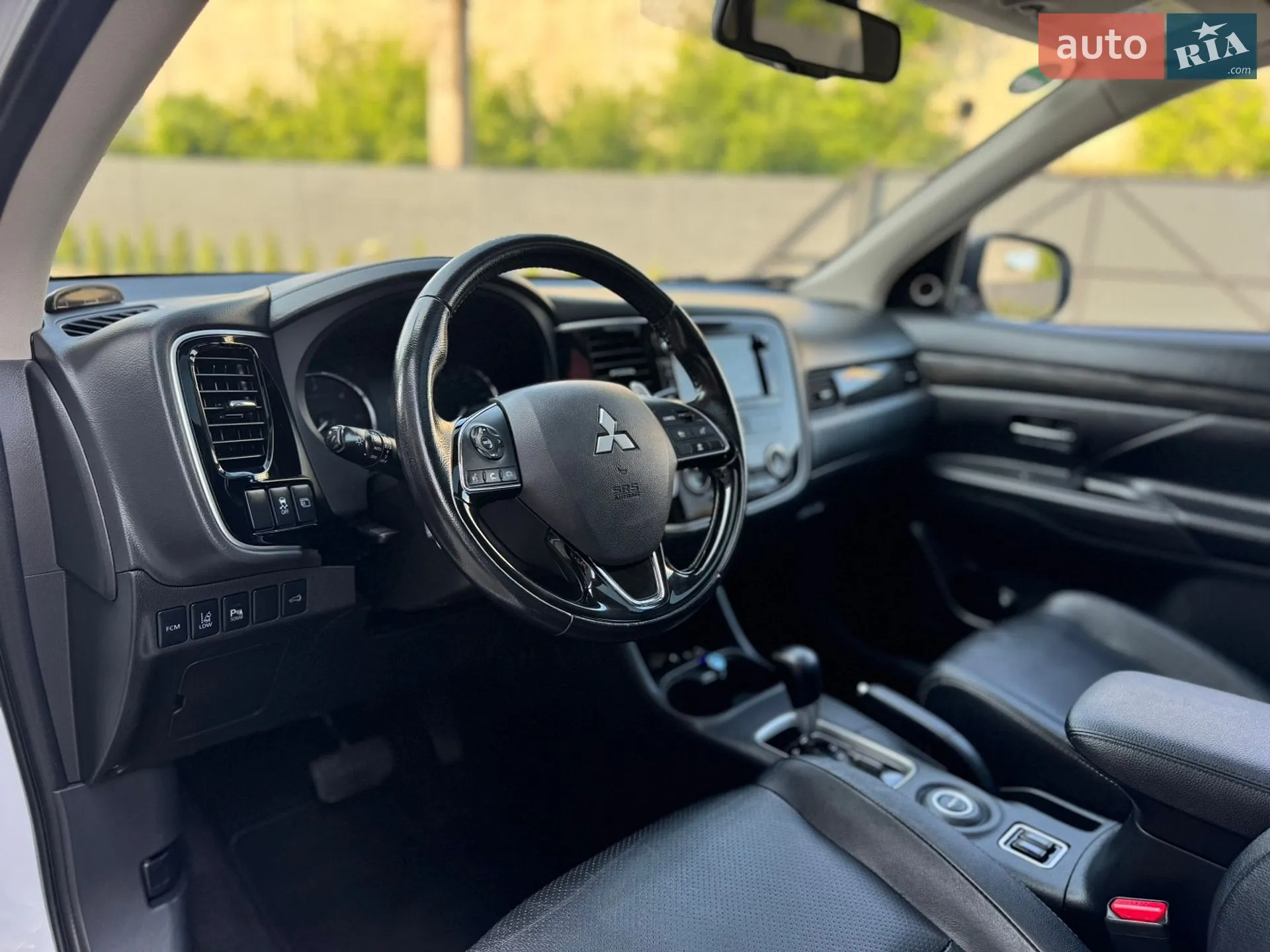 2016 Mitsubishi Outlander - мініатюра 16
