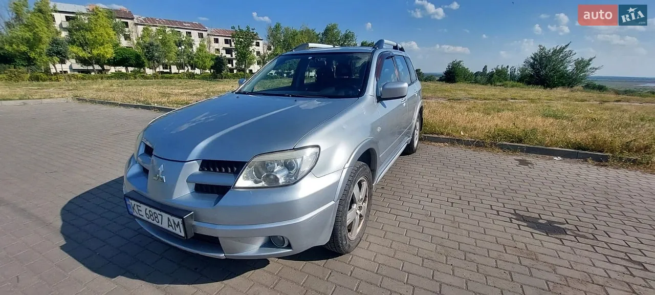 2010 Mitsubishi Outlander - мініатюра 16