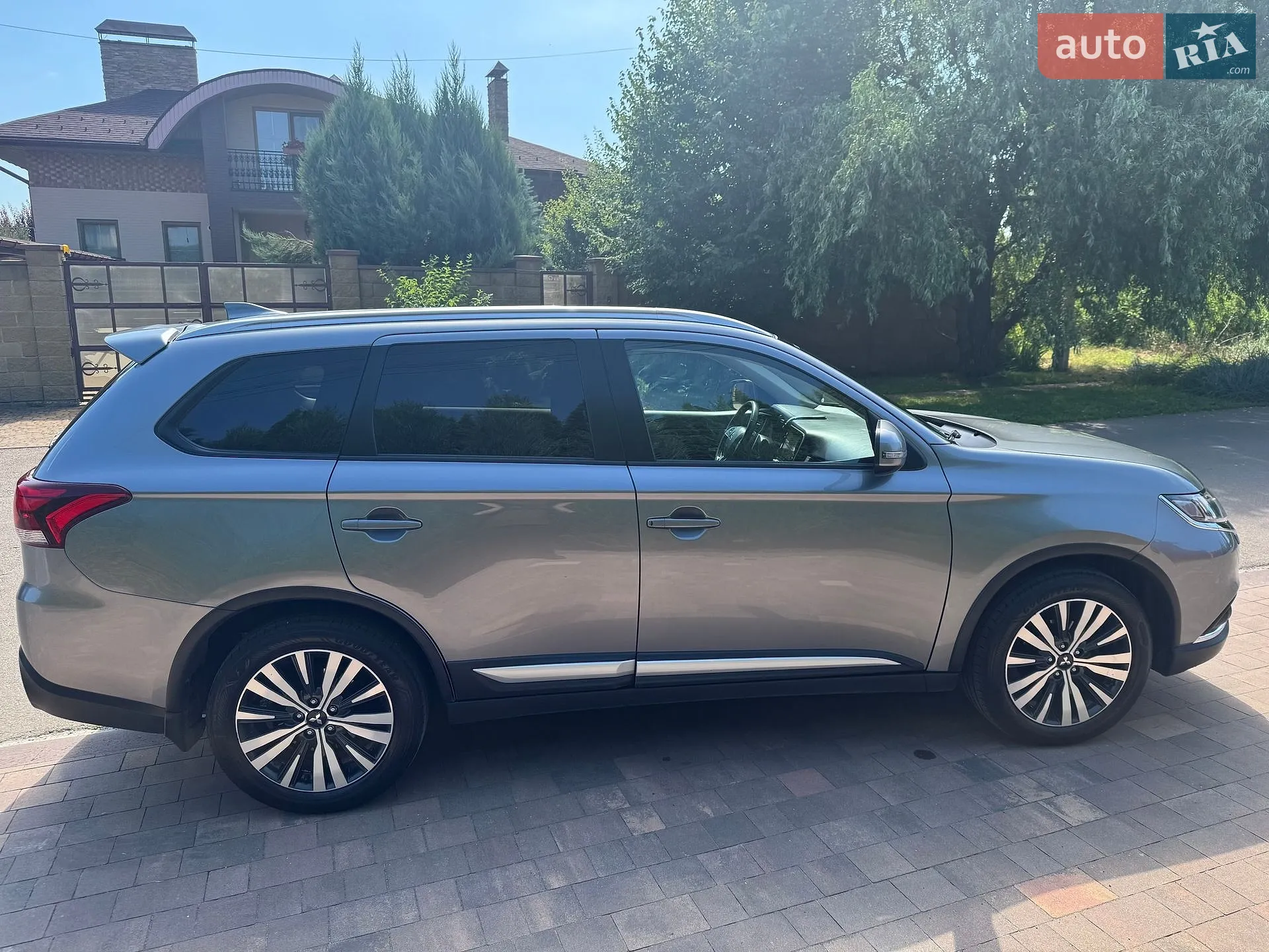 2021 Mitsubishi Outlander - мініатюра 6