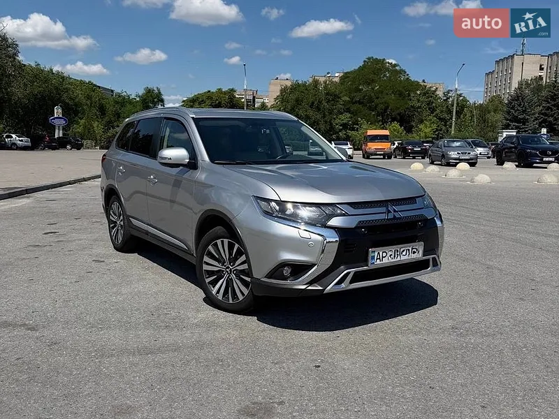 Mitsubishi Outlander 2019 VIN JA4AZ3A31LZ025228 фото оголошення 16 з 51