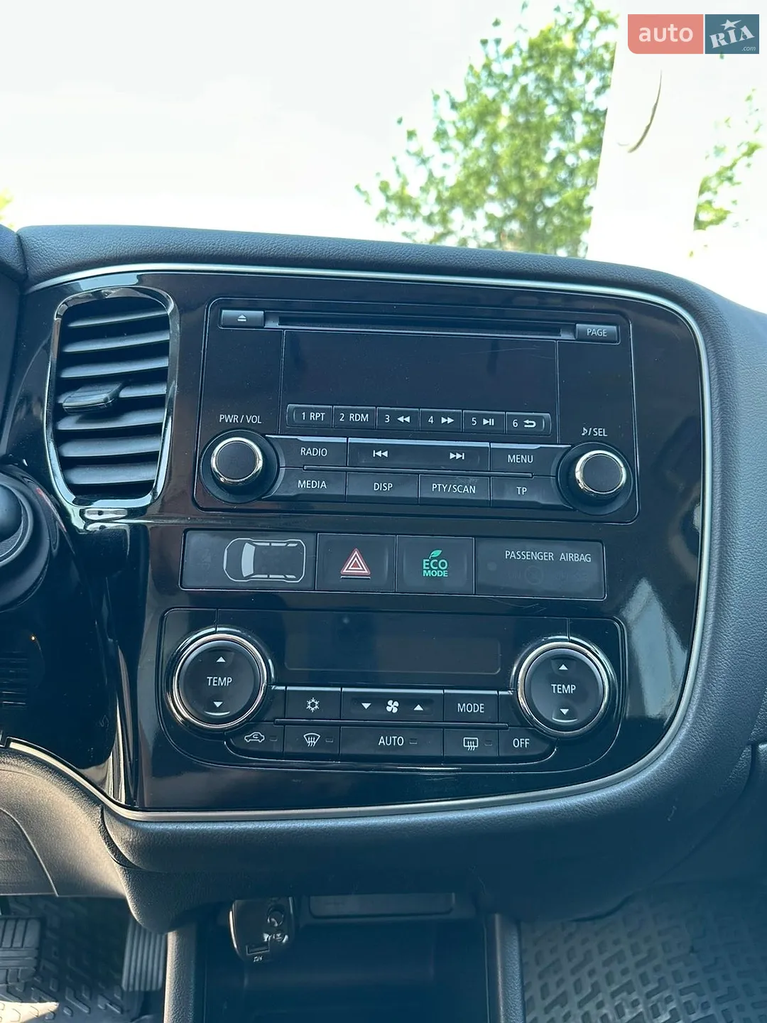 2012 Mitsubishi Outlander - мініатюра 9