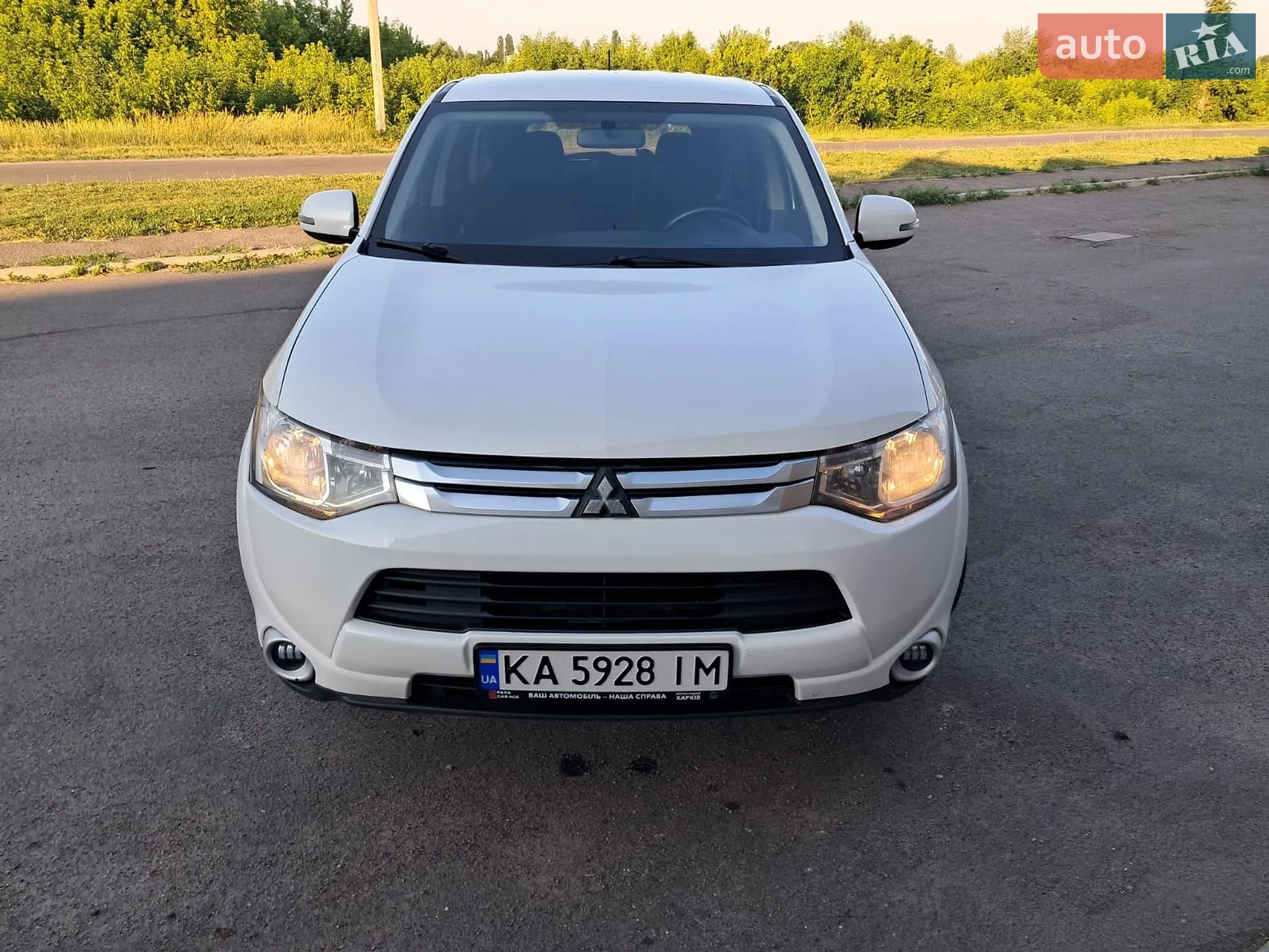 2013 Mitsubishi Outlander - фото 1