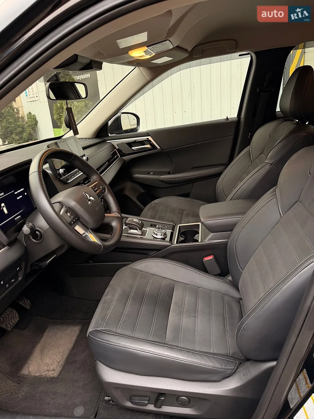 2024 Mitsubishi Outlander - мініатюра 12
