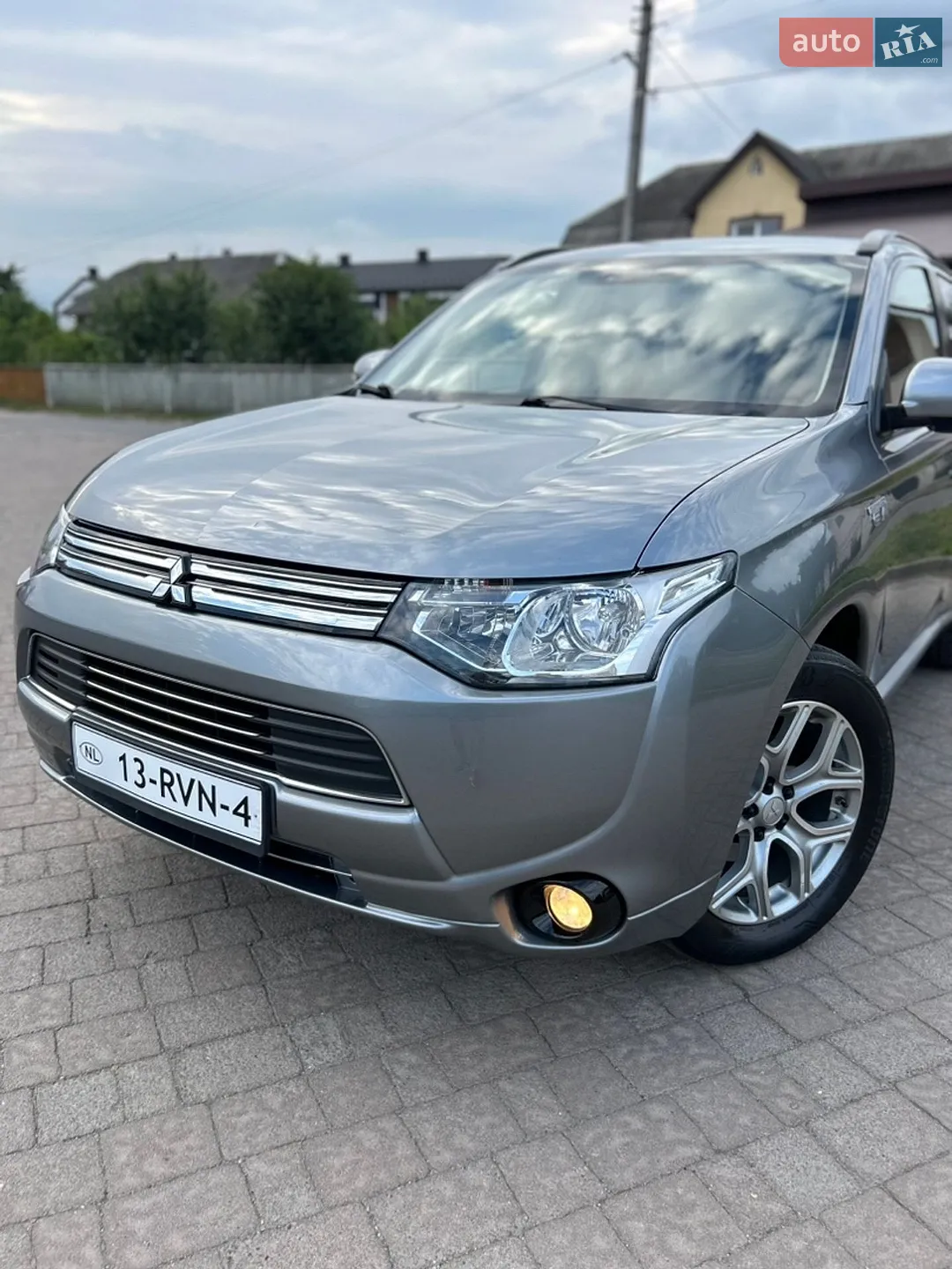 2014 Mitsubishi Outlander - мініатюра 10