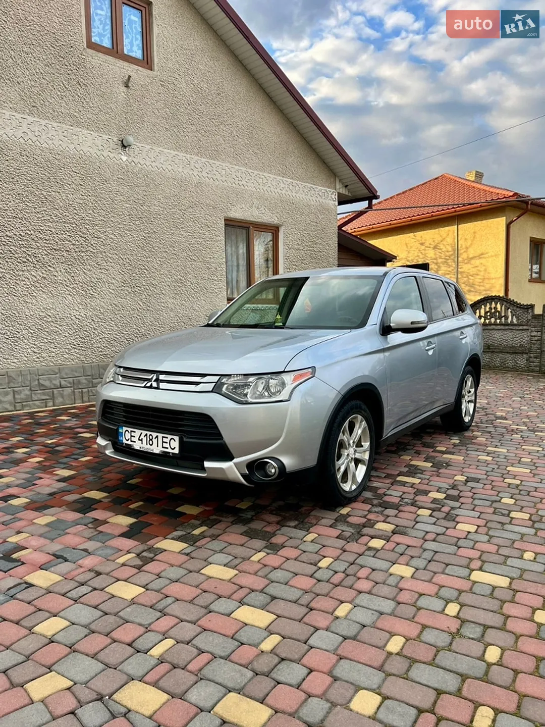 2014 Mitsubishi Outlander - мініатюра 10