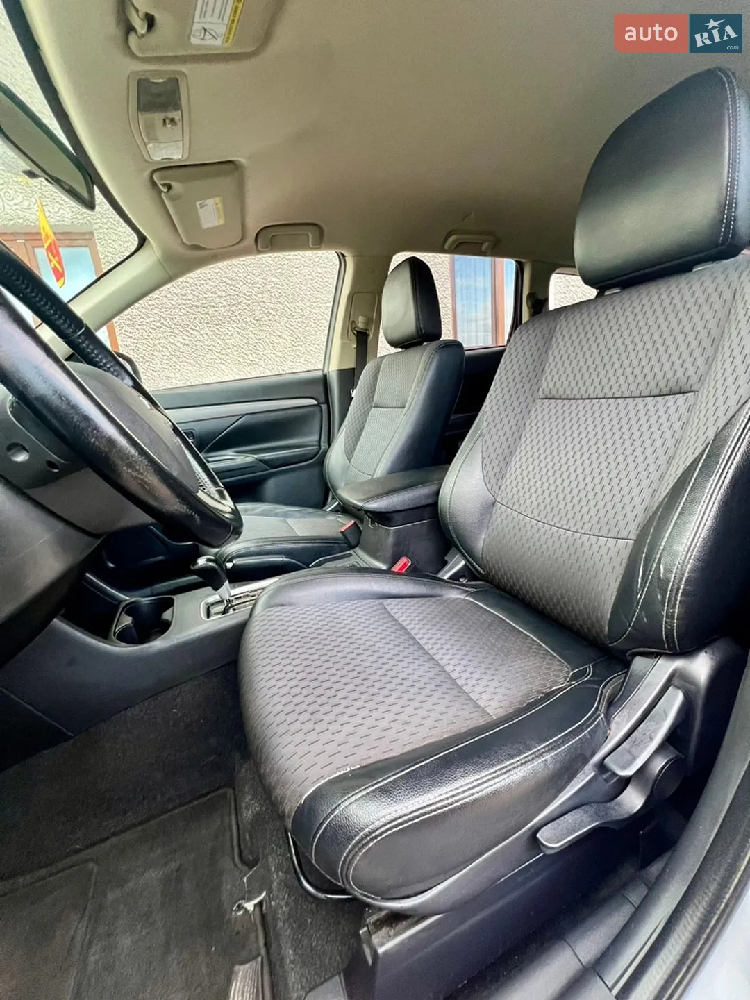 2014 Mitsubishi Outlander - мініатюра 25