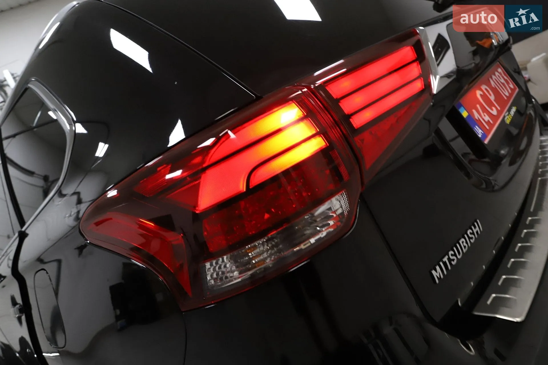 2016 Mitsubishi Outlander - мініатюра 35