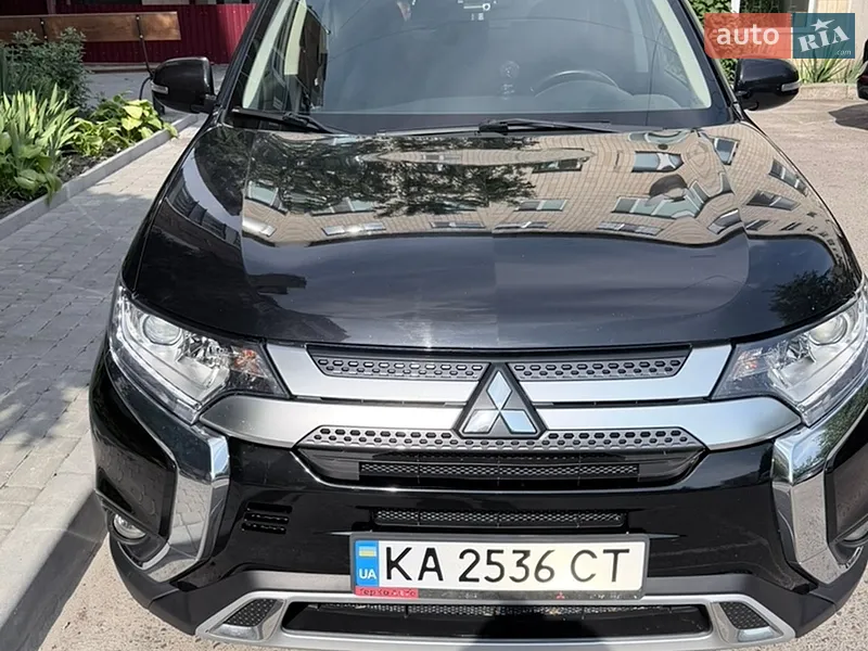 Mitsubishi Outlander 2021