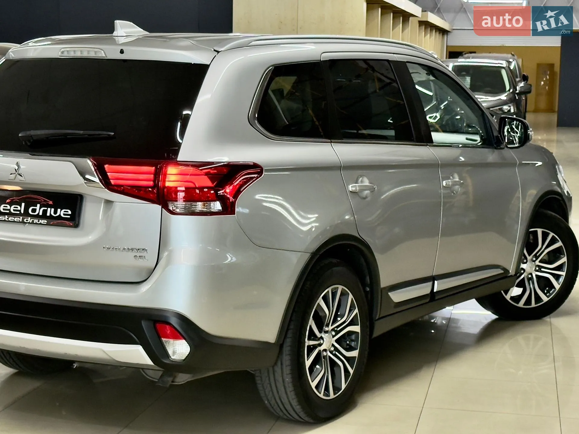 2018 Mitsubishi Outlander - мініатюра 11