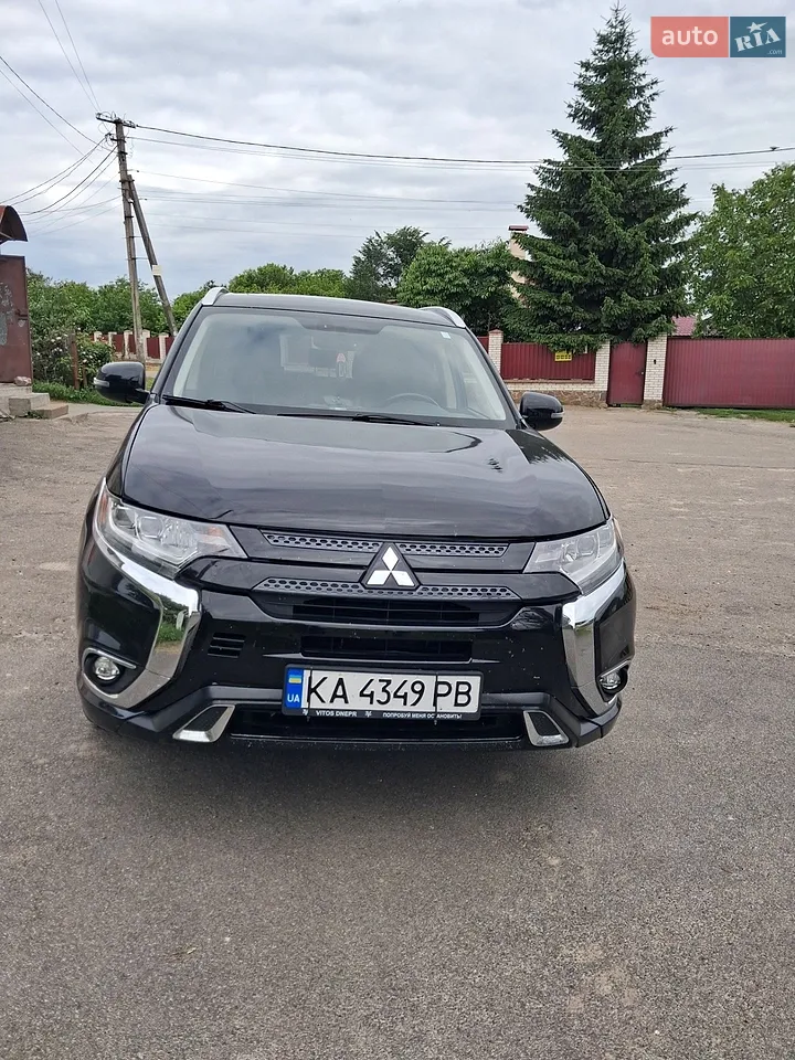 2017 Mitsubishi Outlander - мініатюра 17