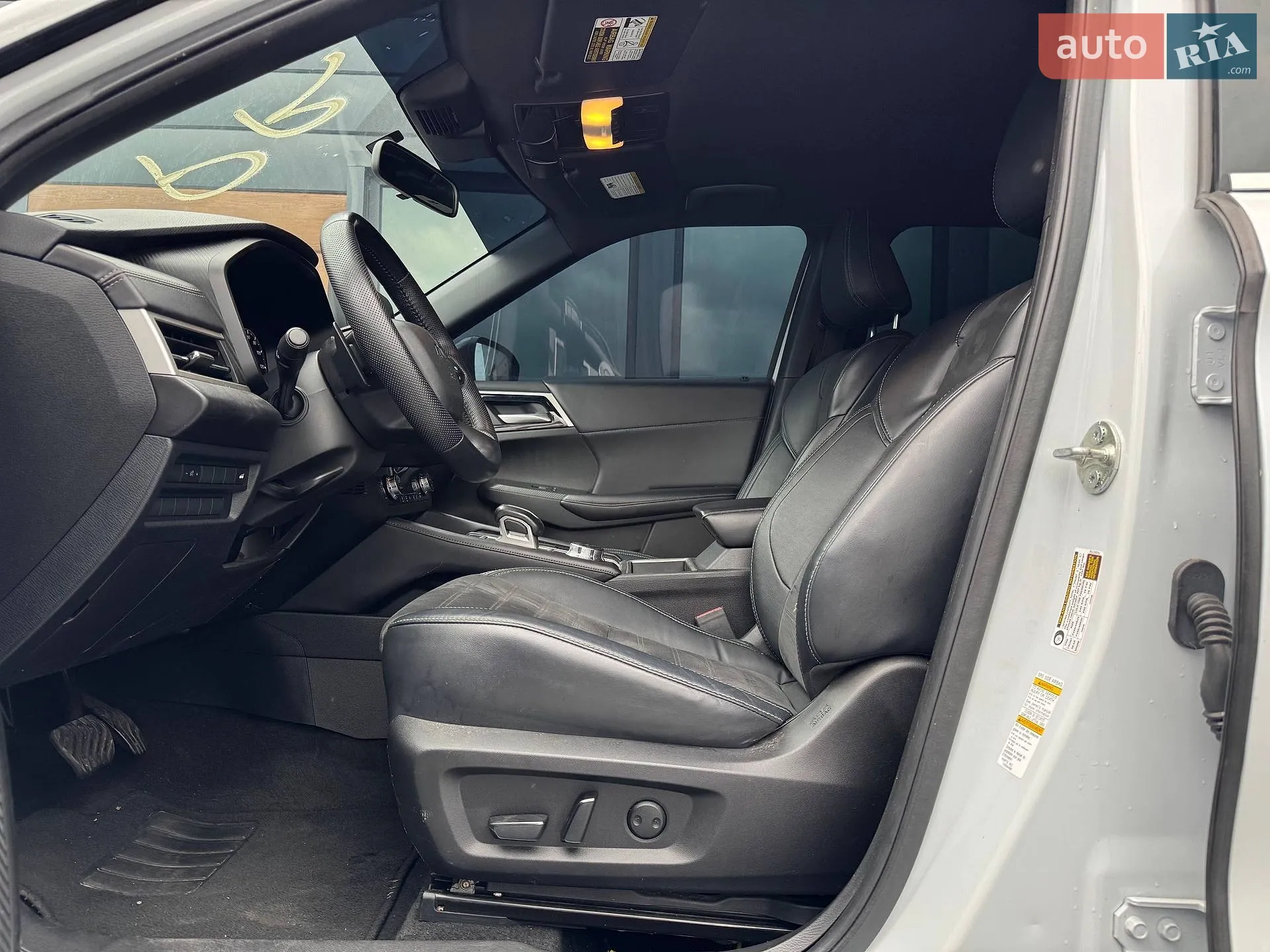 2022 Mitsubishi Outlander - мініатюра 31