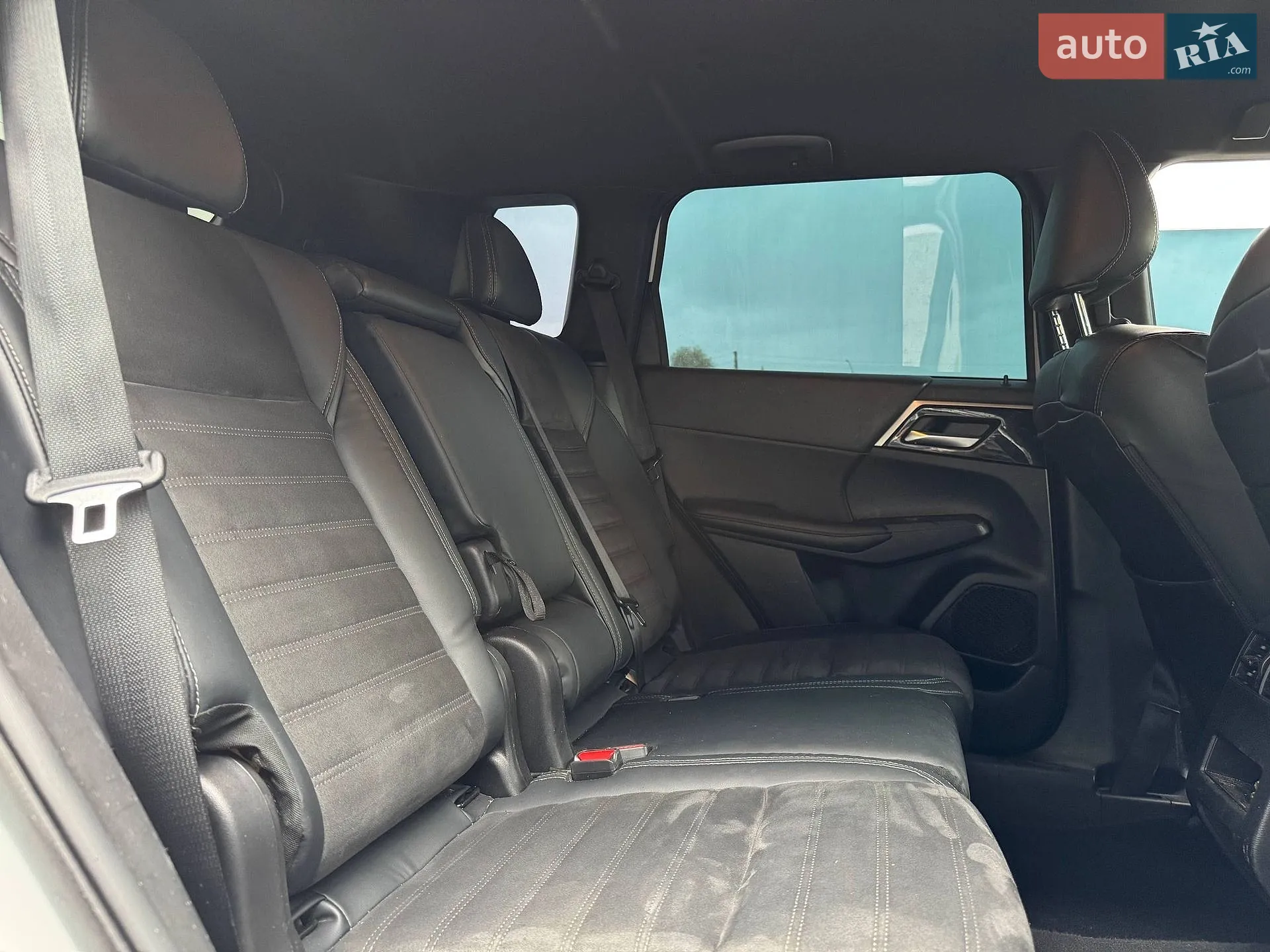 2022 Mitsubishi Outlander - мініатюра 61