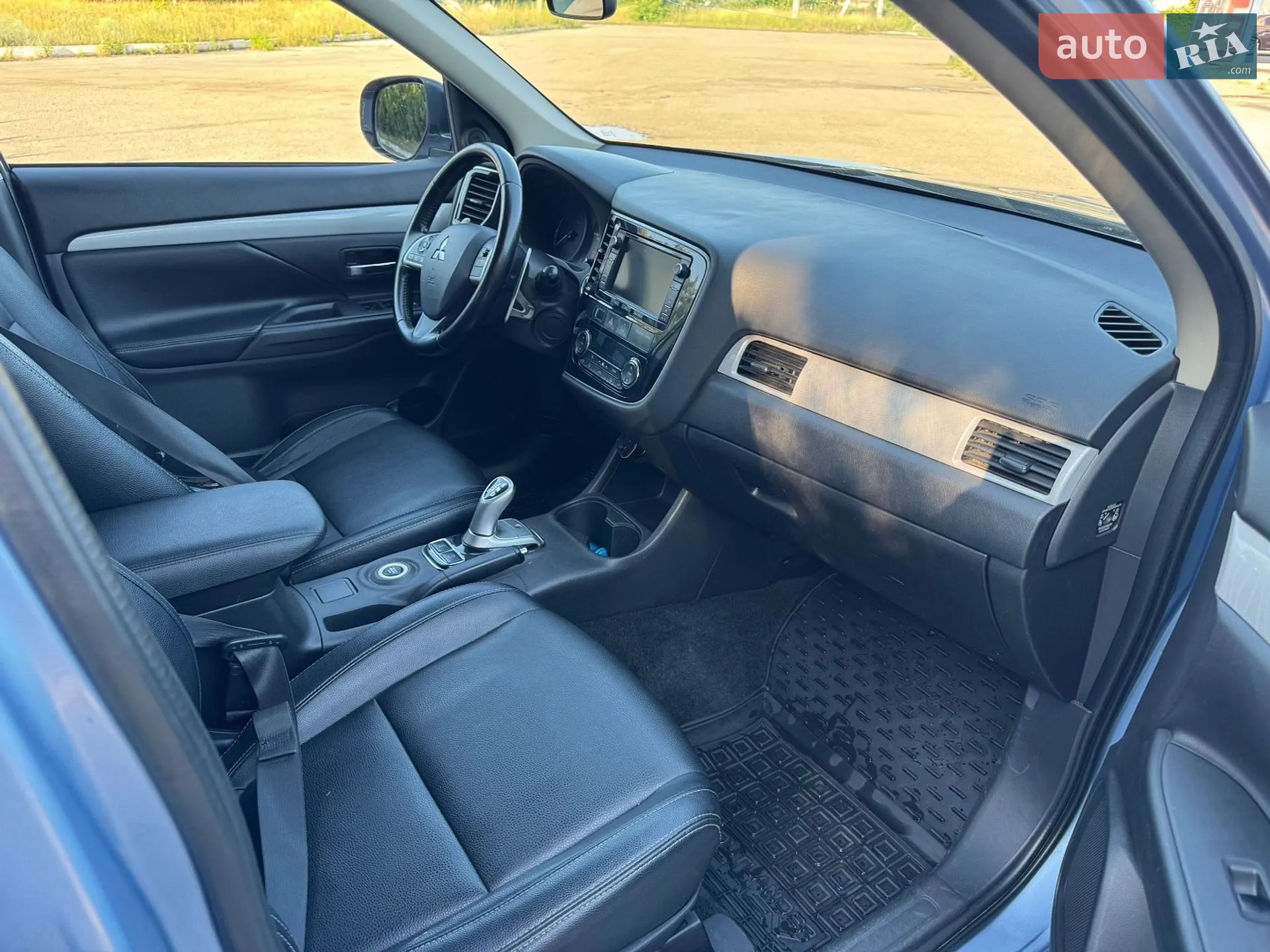 2014 Mitsubishi Outlander - мініатюра 16