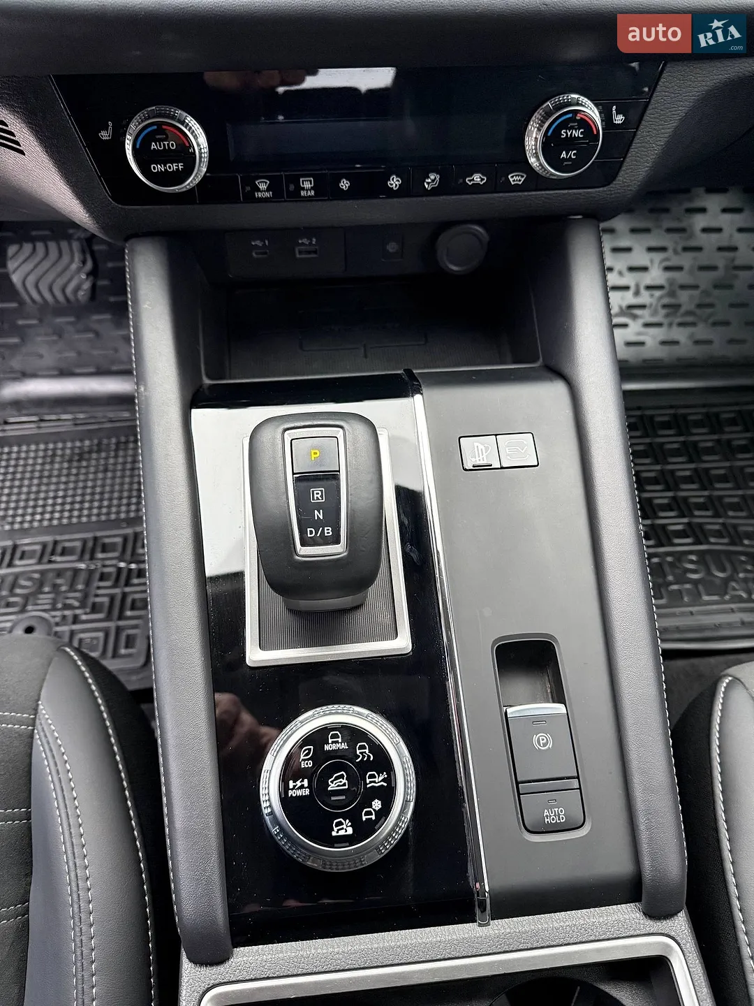 2024 Mitsubishi Outlander - мініатюра 29