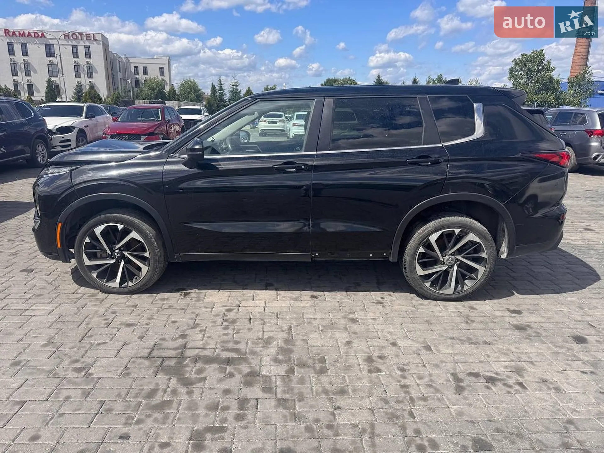 2021 Mitsubishi Outlander - мініатюра 9