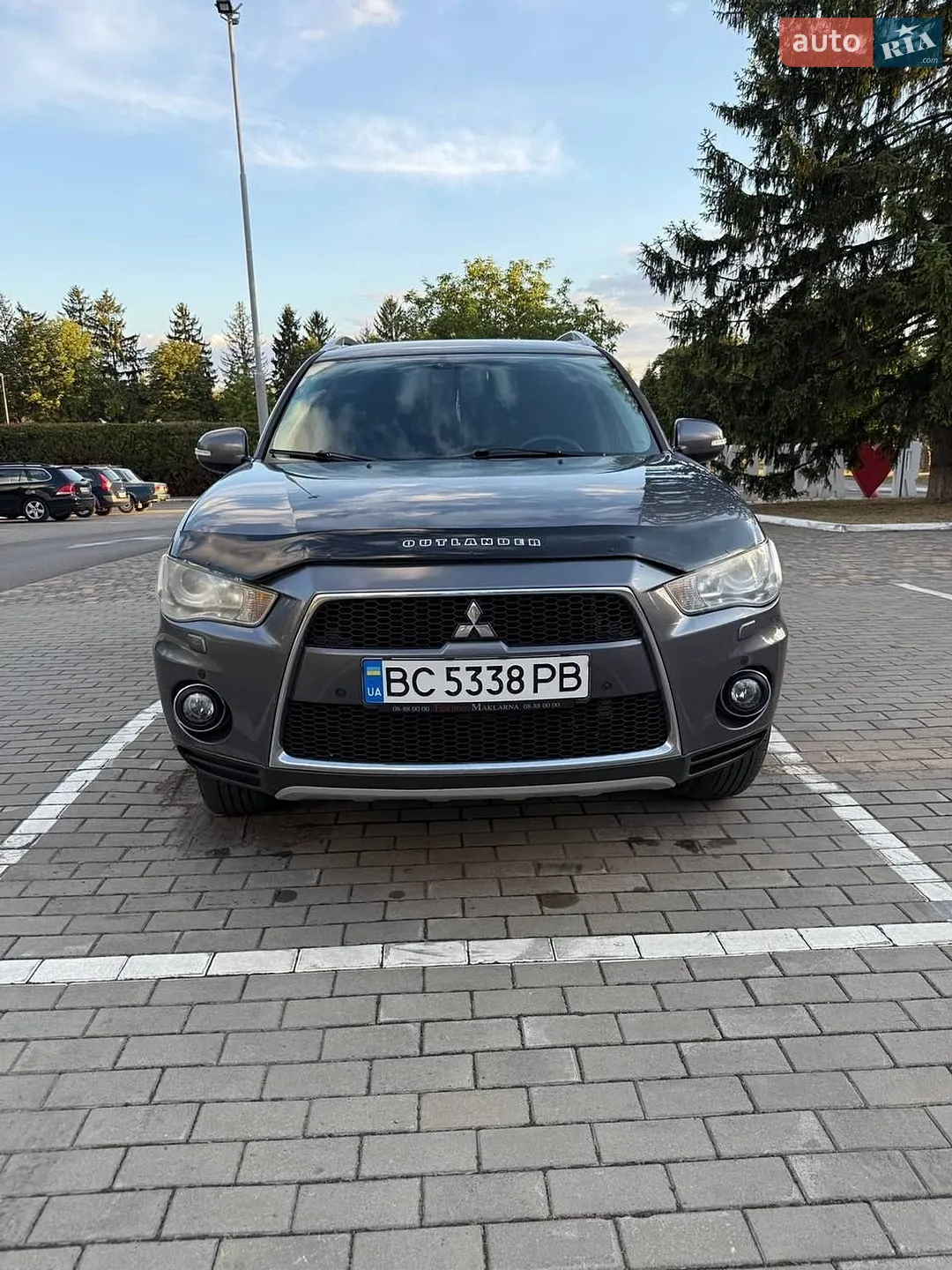 2010 Mitsubishi Outlander - фото 1