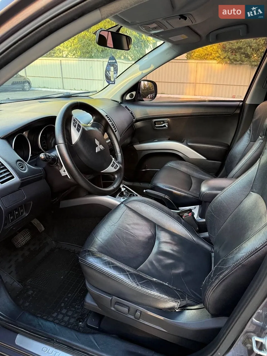 2010 Mitsubishi Outlander - мініатюра 14