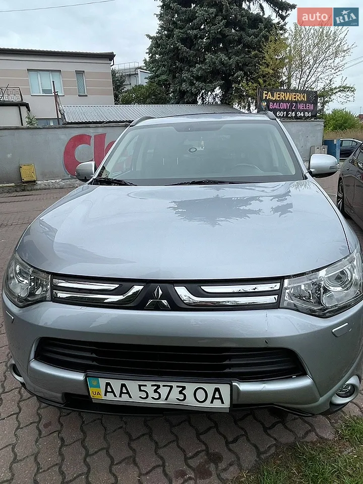 2013 Mitsubishi Outlander - мініатюра 26