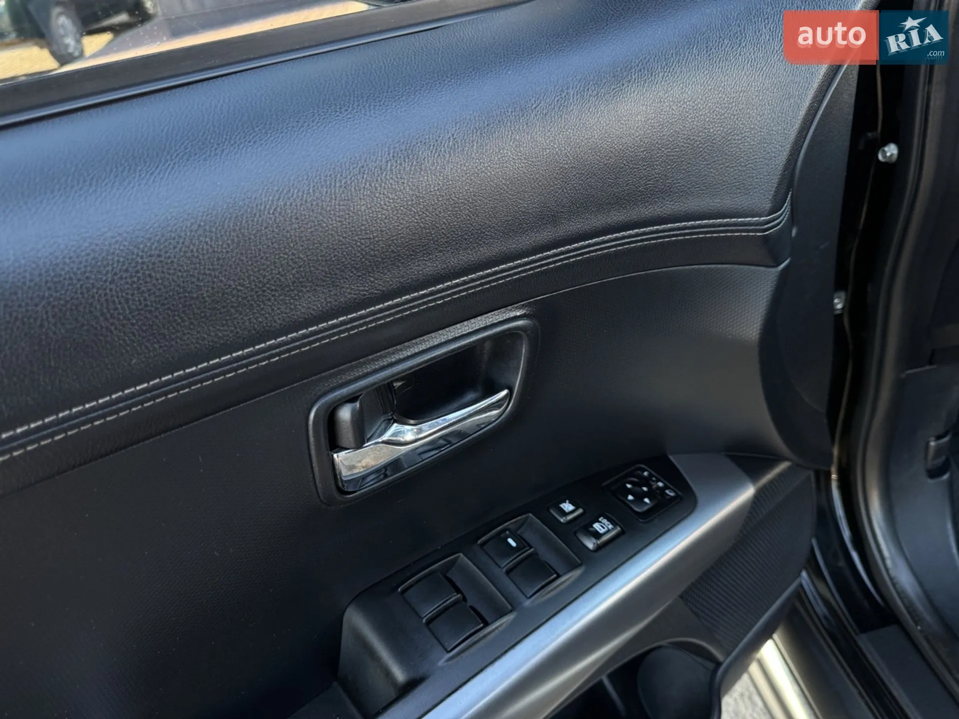 2010 Mitsubishi Outlander - мініатюра 10