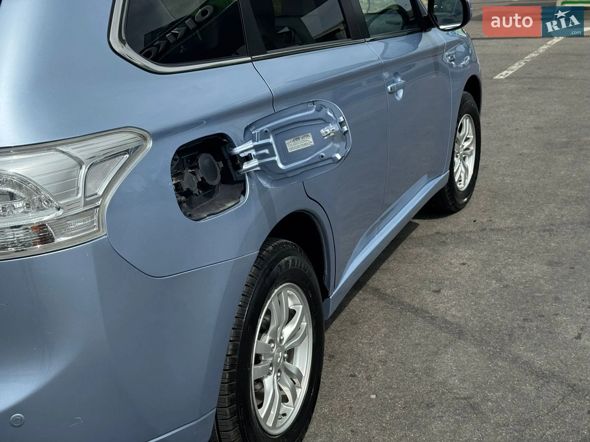 2014 Mitsubishi Outlander - мініатюра 12