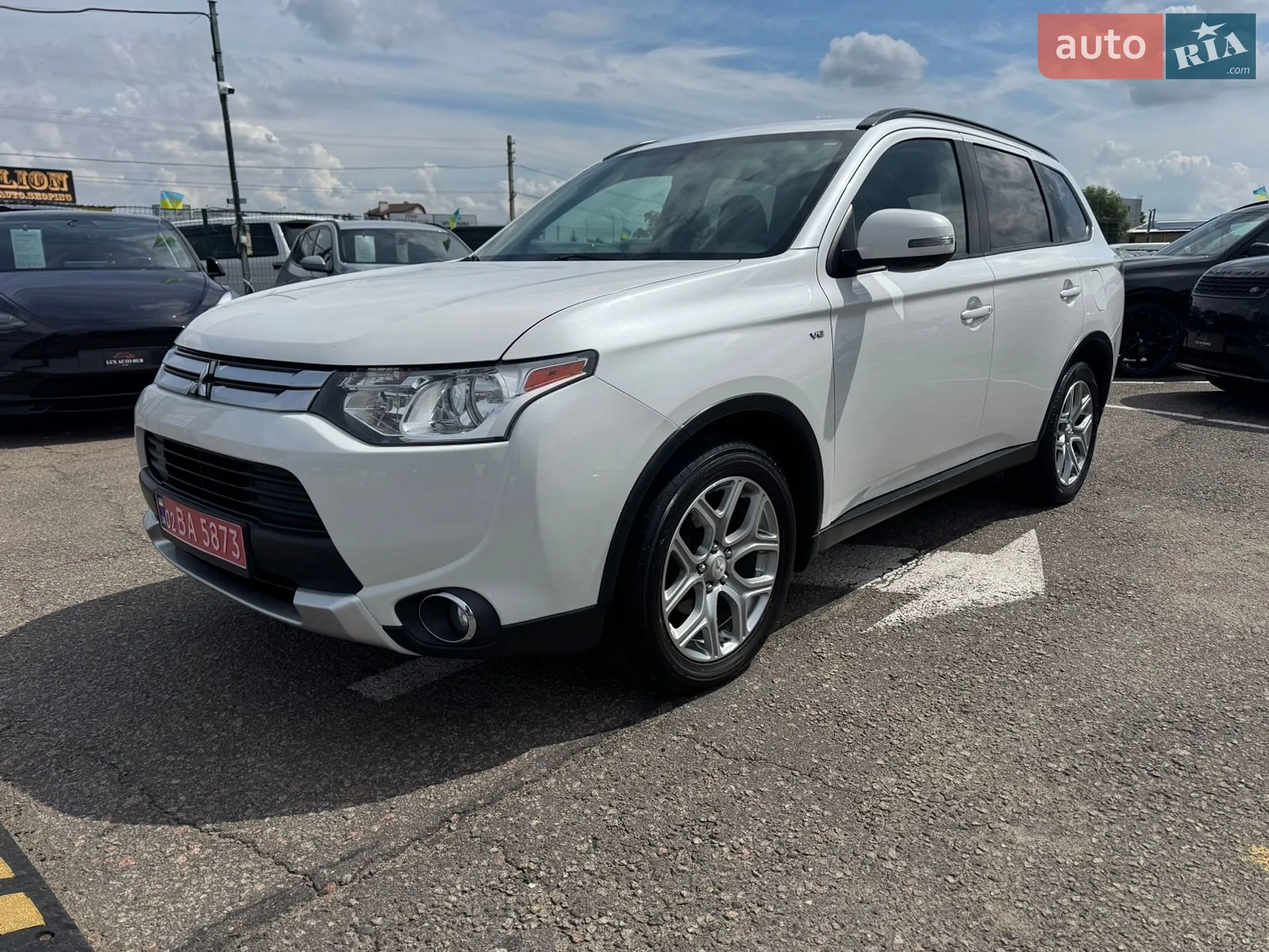 2014 Mitsubishi Outlander - фото 1