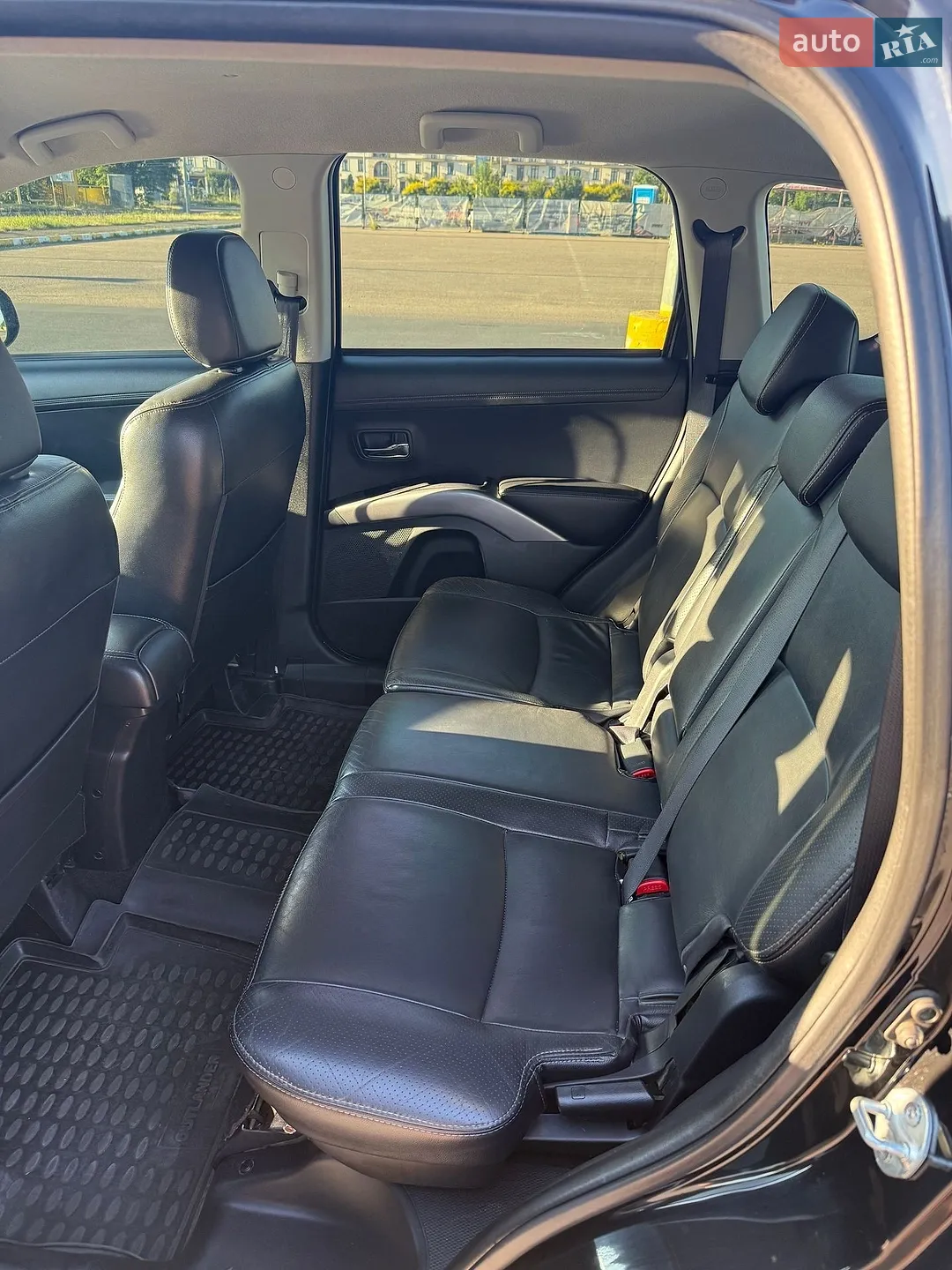 2010 Mitsubishi Outlander - мініатюра 32