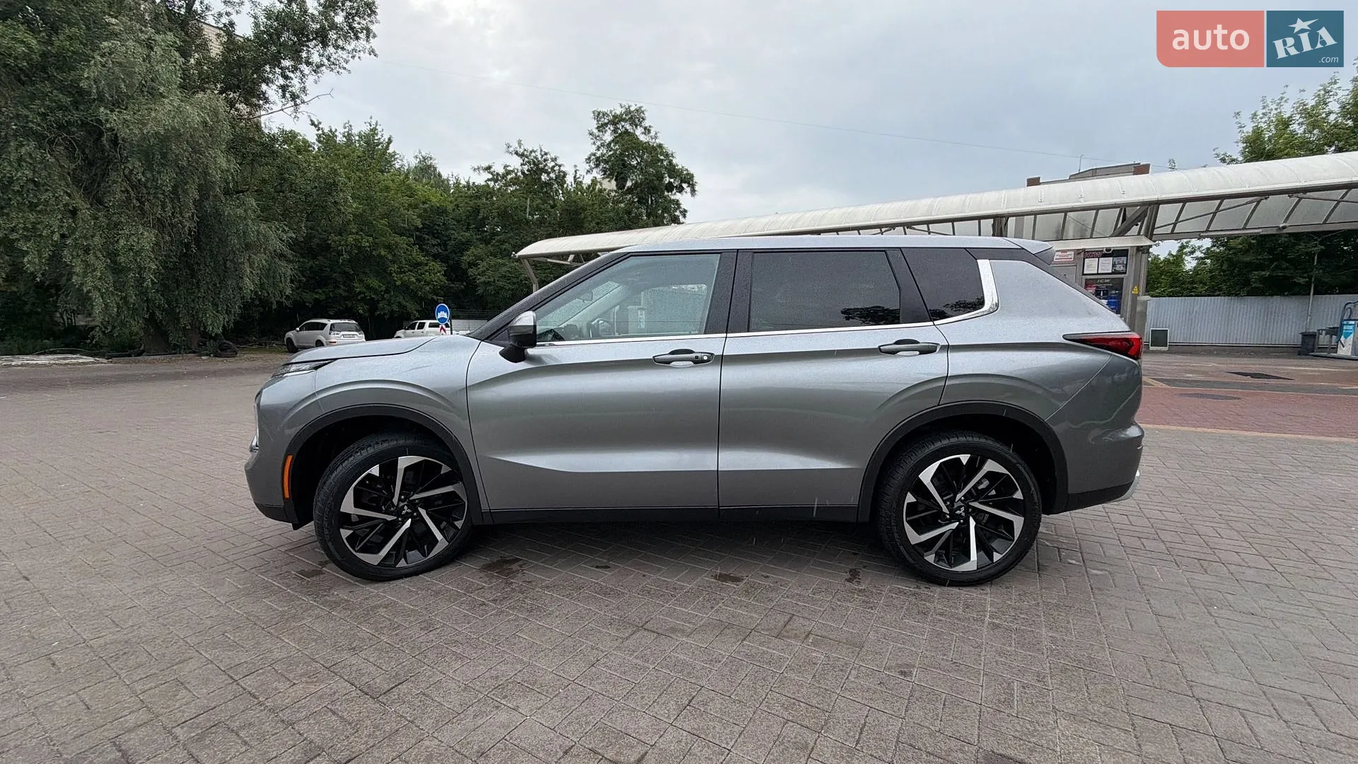 2022 Mitsubishi Outlander - мініатюра 3