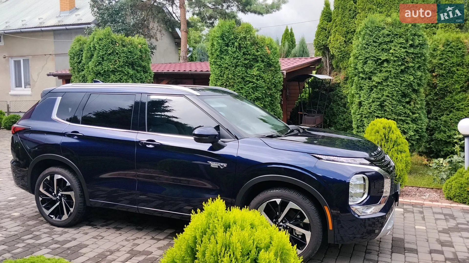 2025 Mitsubishi Outlander - мініатюра 2