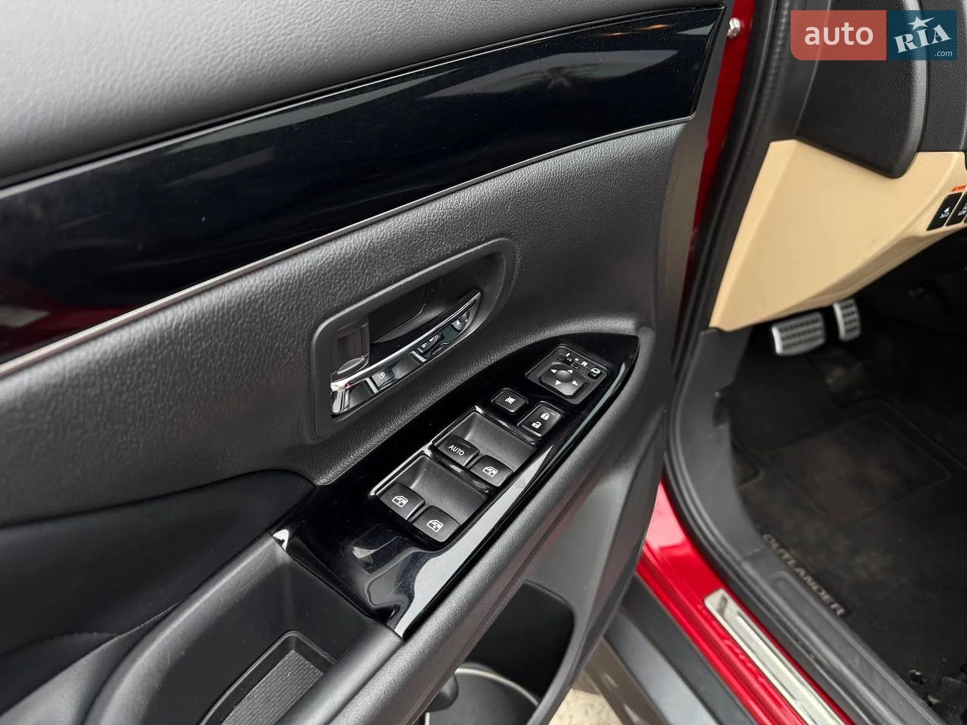 2016 Mitsubishi Outlander - мініатюра 11