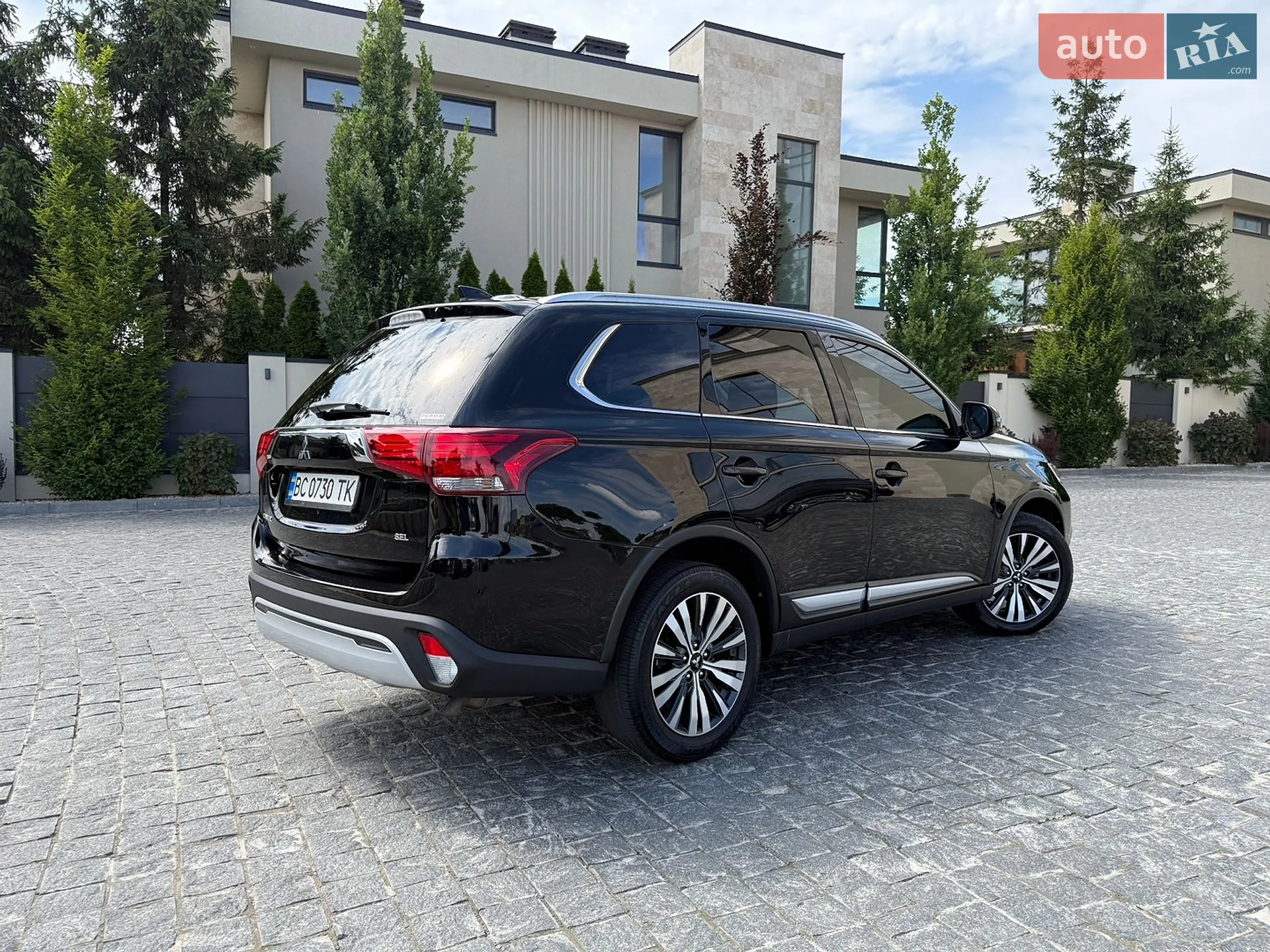 2019 Mitsubishi Outlander - мініатюра 2