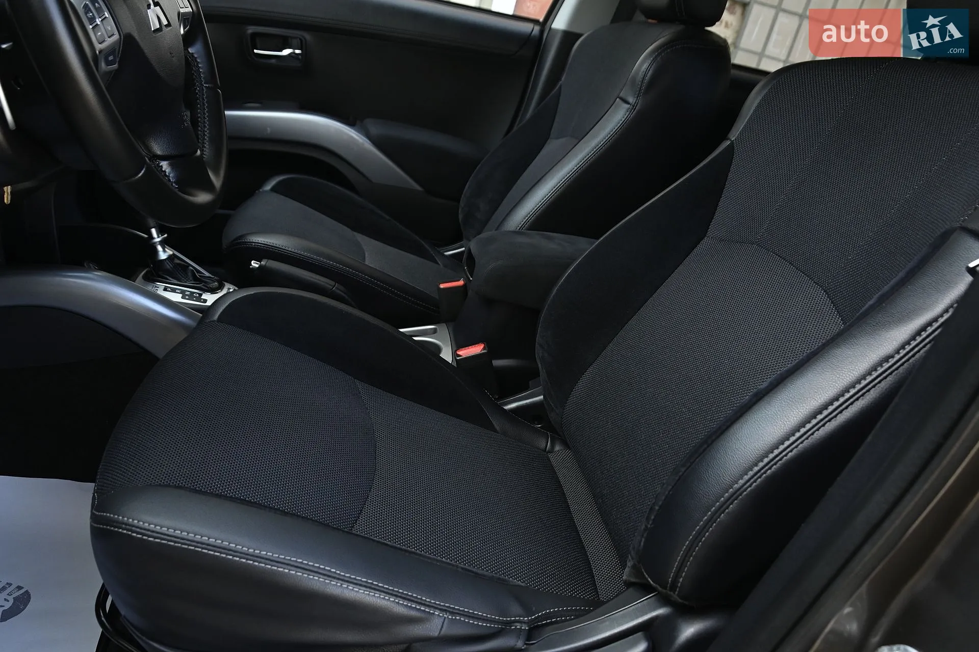 2010 Mitsubishi Outlander - мініатюра 17