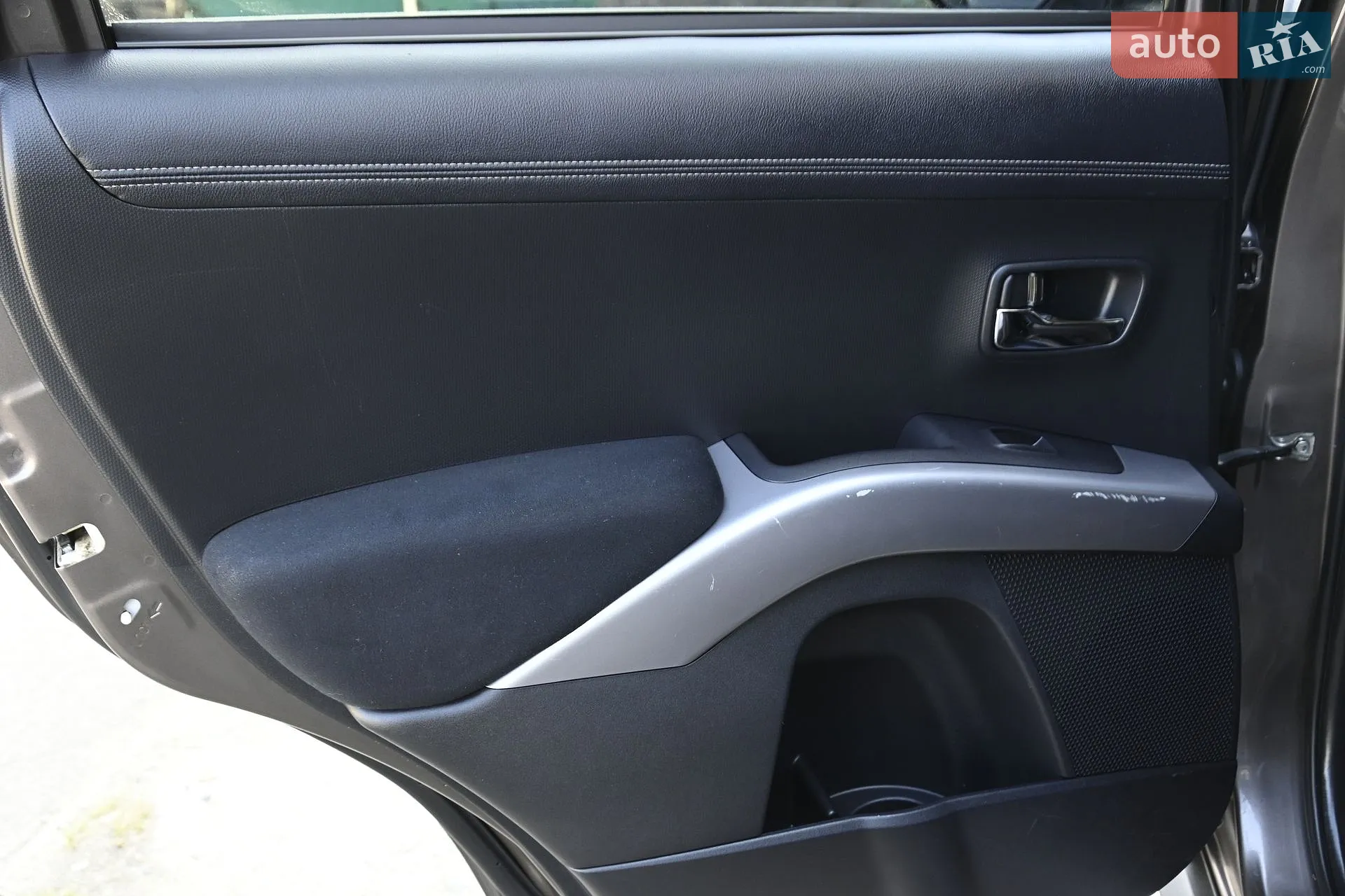 2010 Mitsubishi Outlander - мініатюра 24