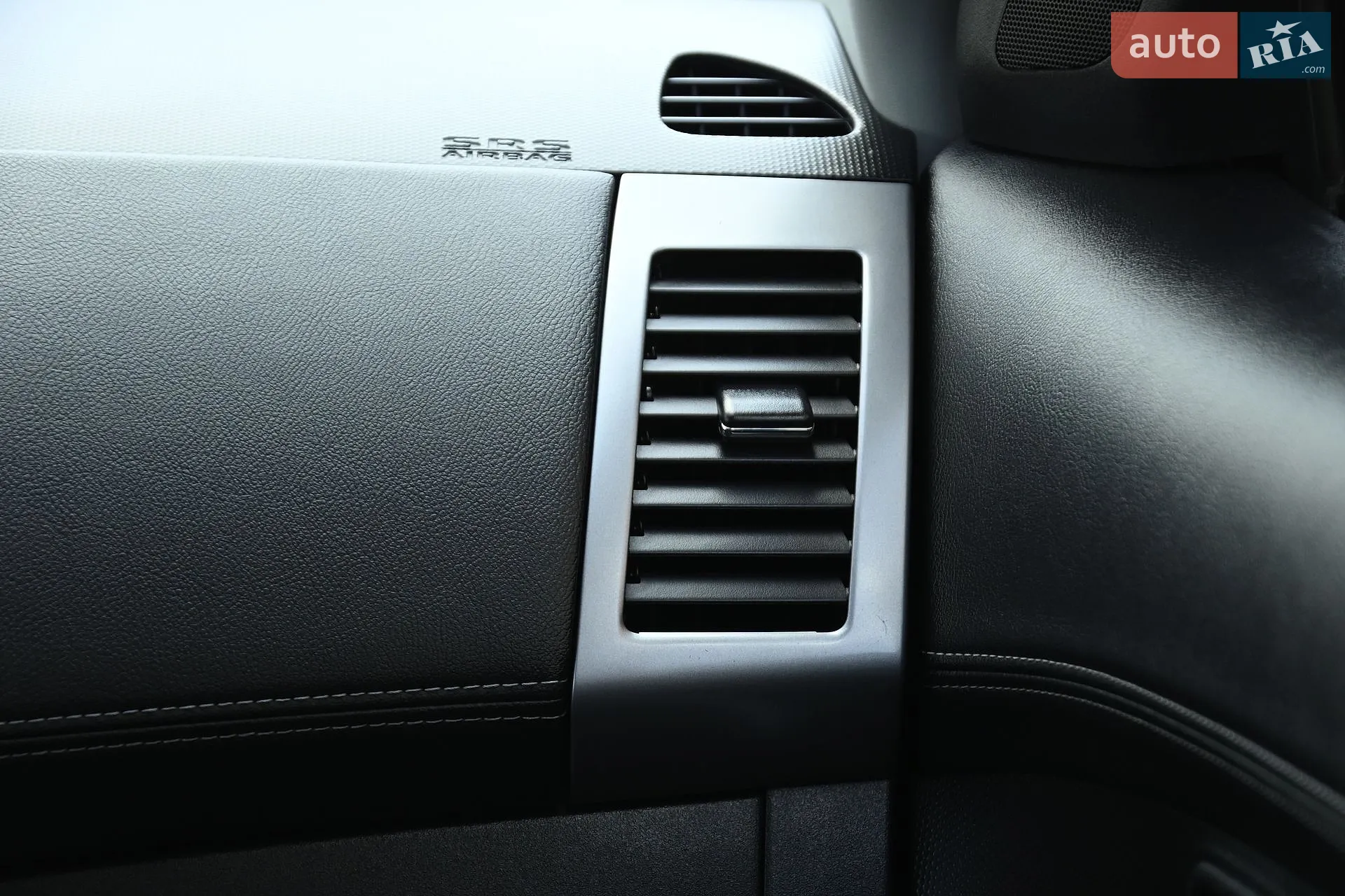 2010 Mitsubishi Outlander - мініатюра 31