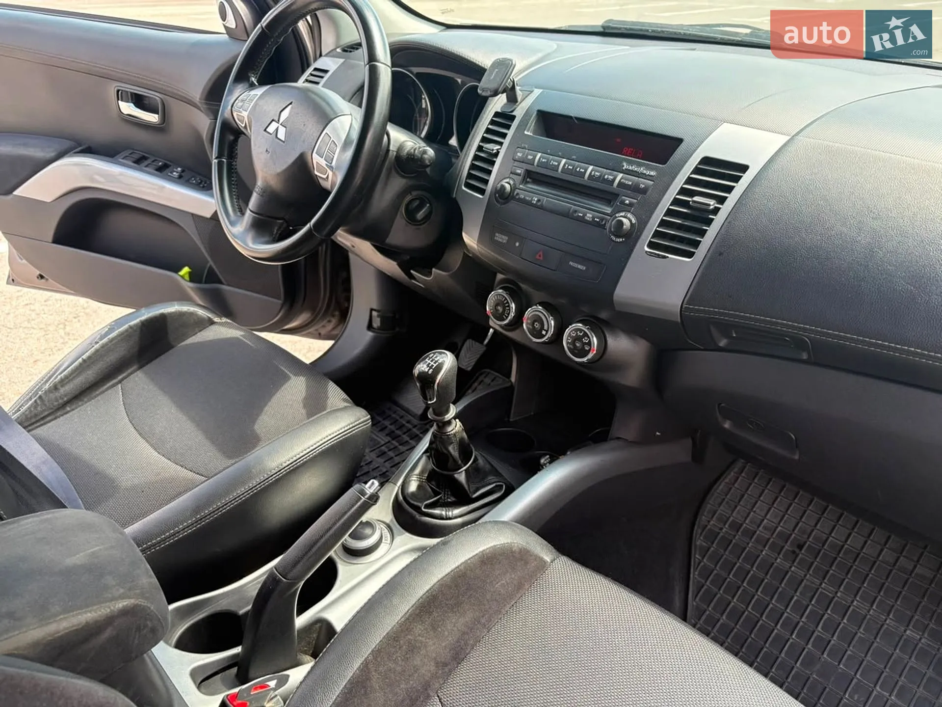 2010 Mitsubishi Outlander - мініатюра 2