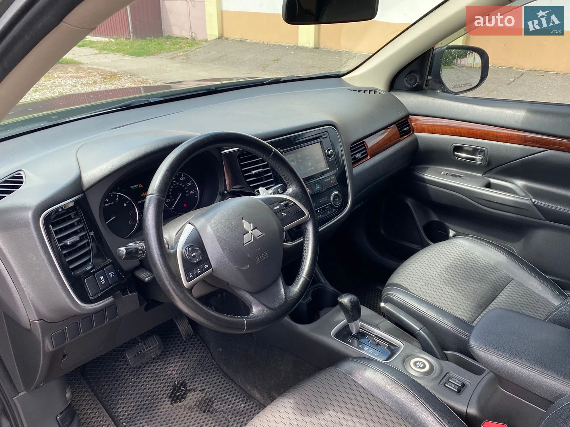 2014 Mitsubishi Outlander - мініатюра 11