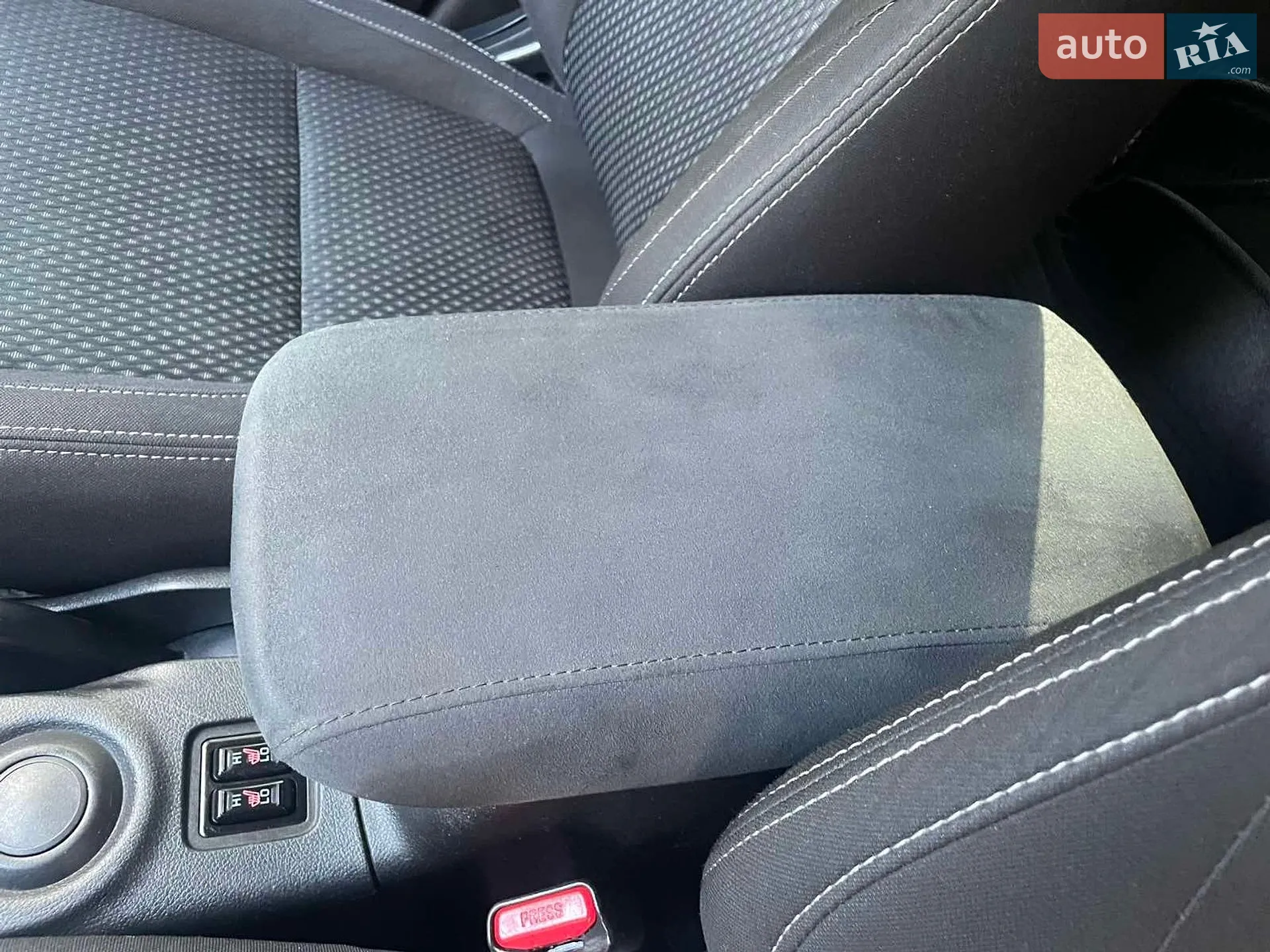 2016 Mitsubishi Outlander - мініатюра 27