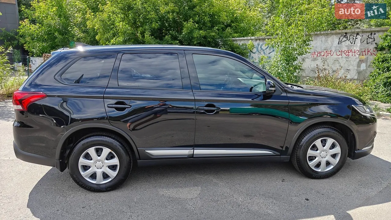 2020 Mitsubishi Outlander - мініатюра 19