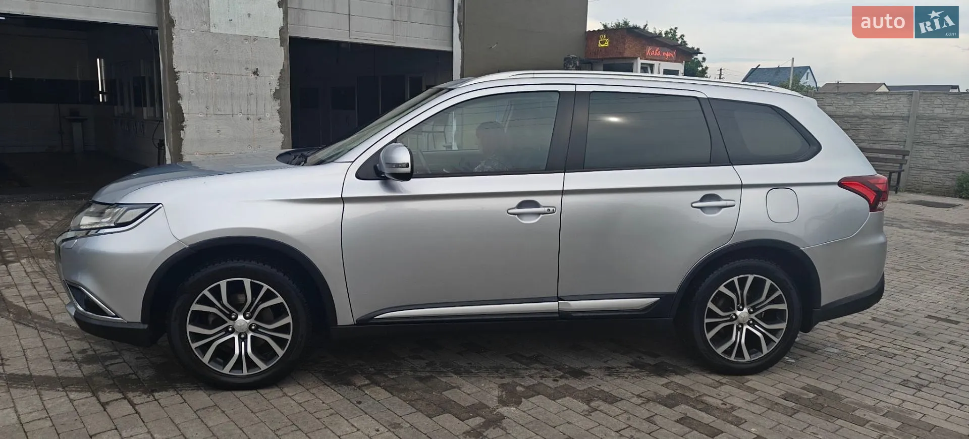 2016 Mitsubishi Outlander - мініатюра 7