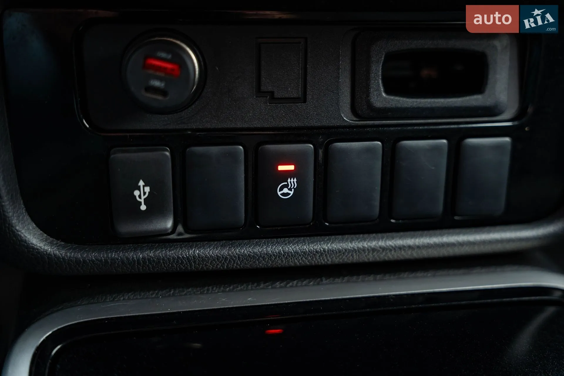 2020 Mitsubishi Outlander - мініатюра 20