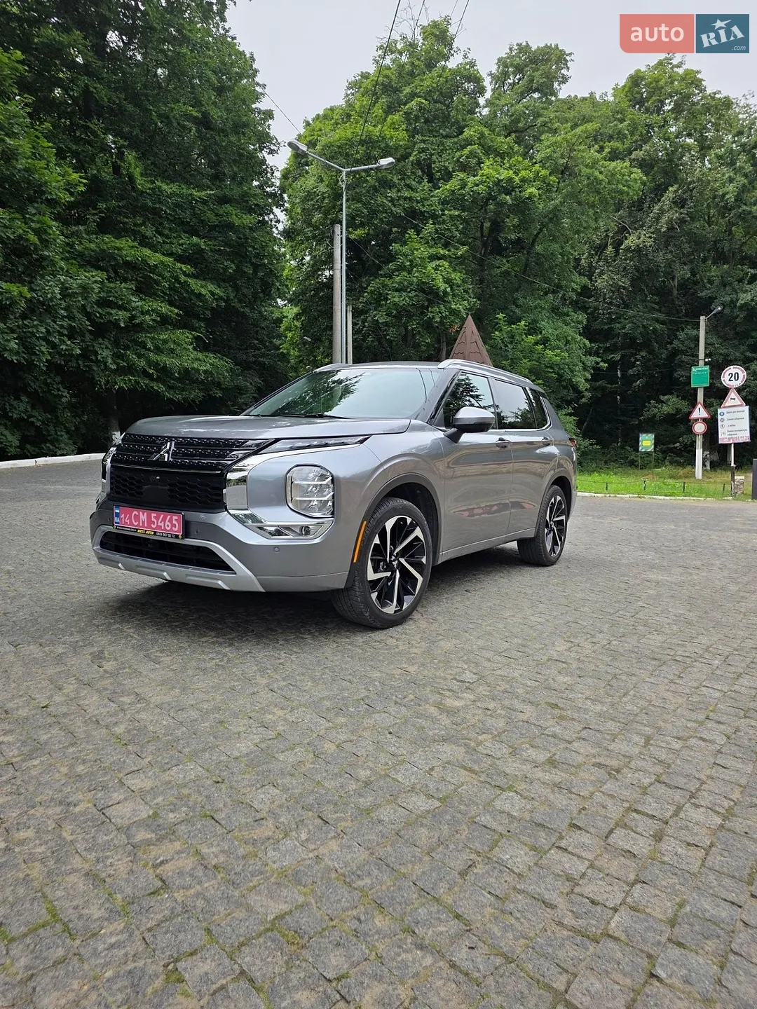 2022 Mitsubishi Outlander - мініатюра 3